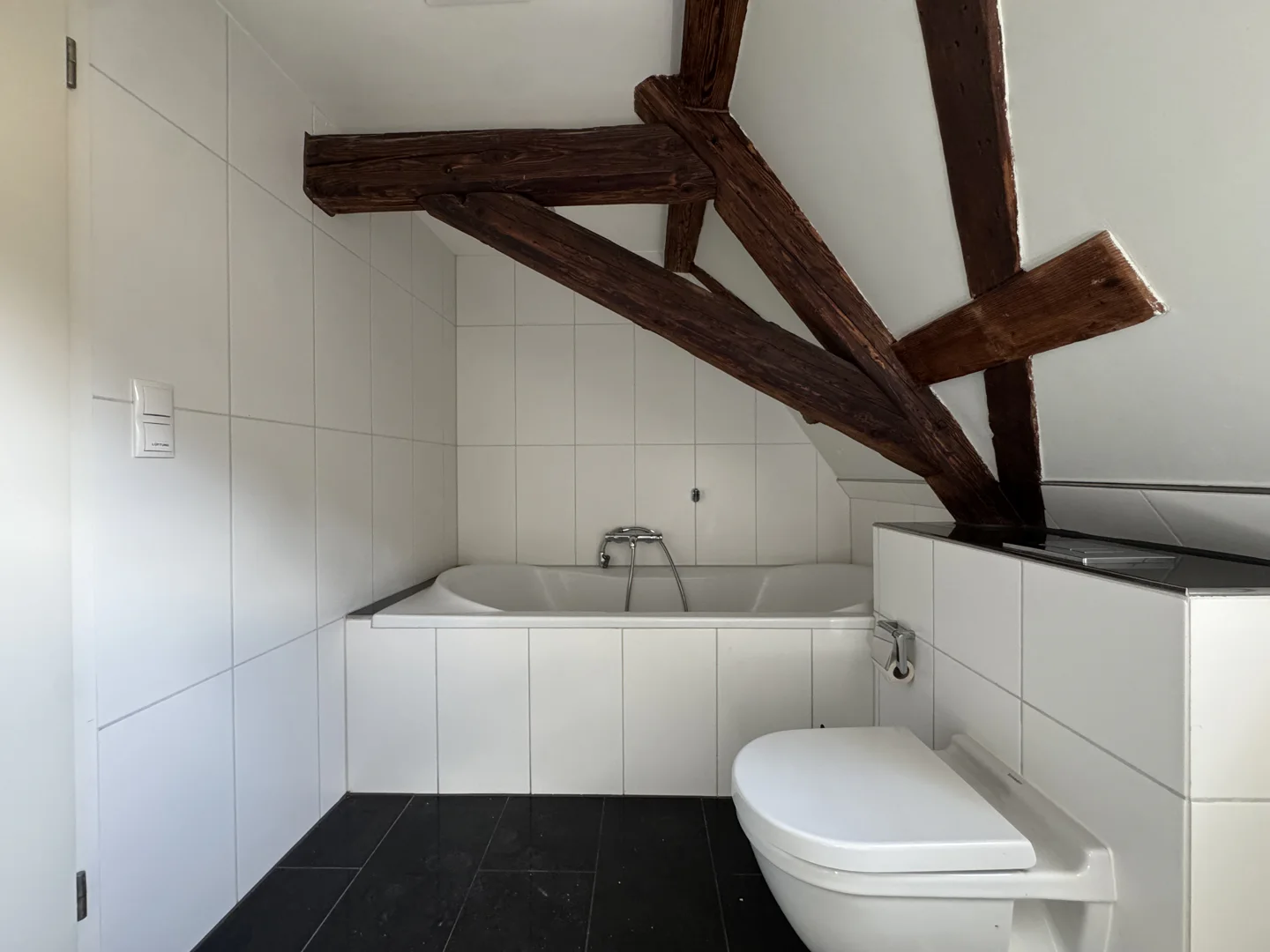 Charmante Altbauwohnung mit über 200m² Wohnfläche direkt in der Innenstadt - Photo 3