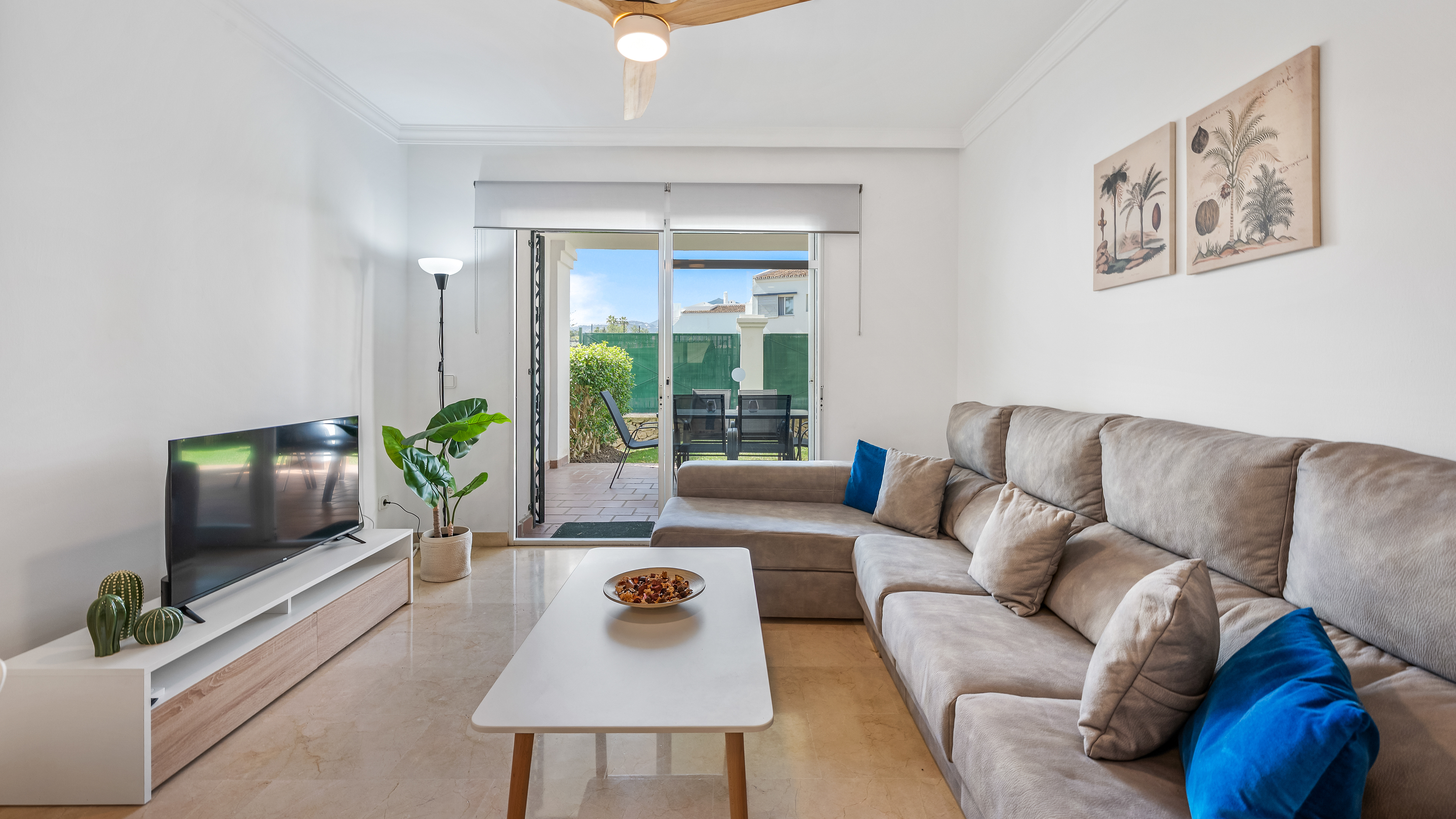 Wohnen im Garten in Aloha Gardens, Nueva Andalucía, Marbella – Helle 2-Zimmer-Erdgeschosswohnung in Gehweite zu Puerto Banús | Mittel- & Langzeitmiete