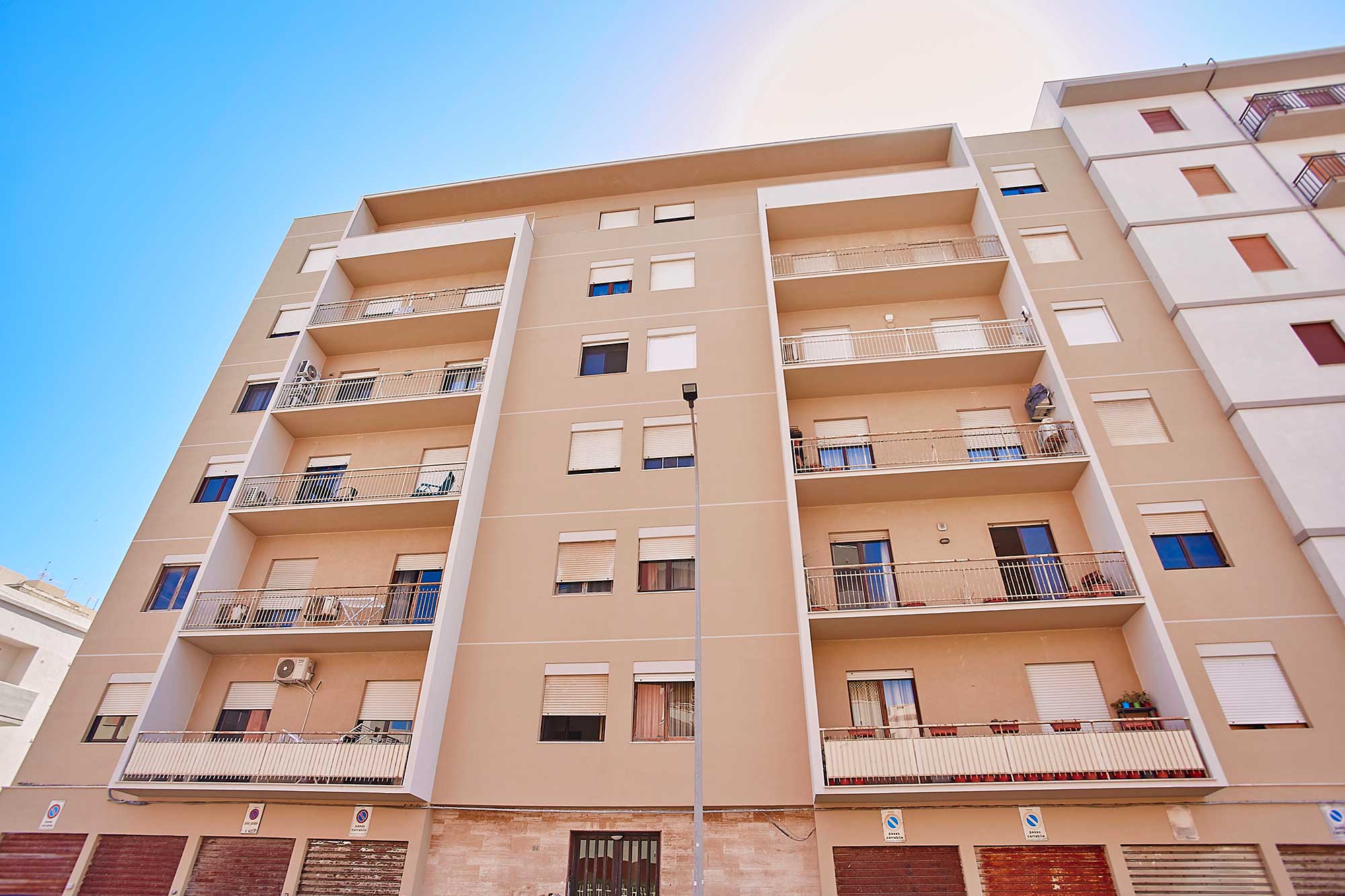 Ampio appartamento con garage a pochi passi dal mare