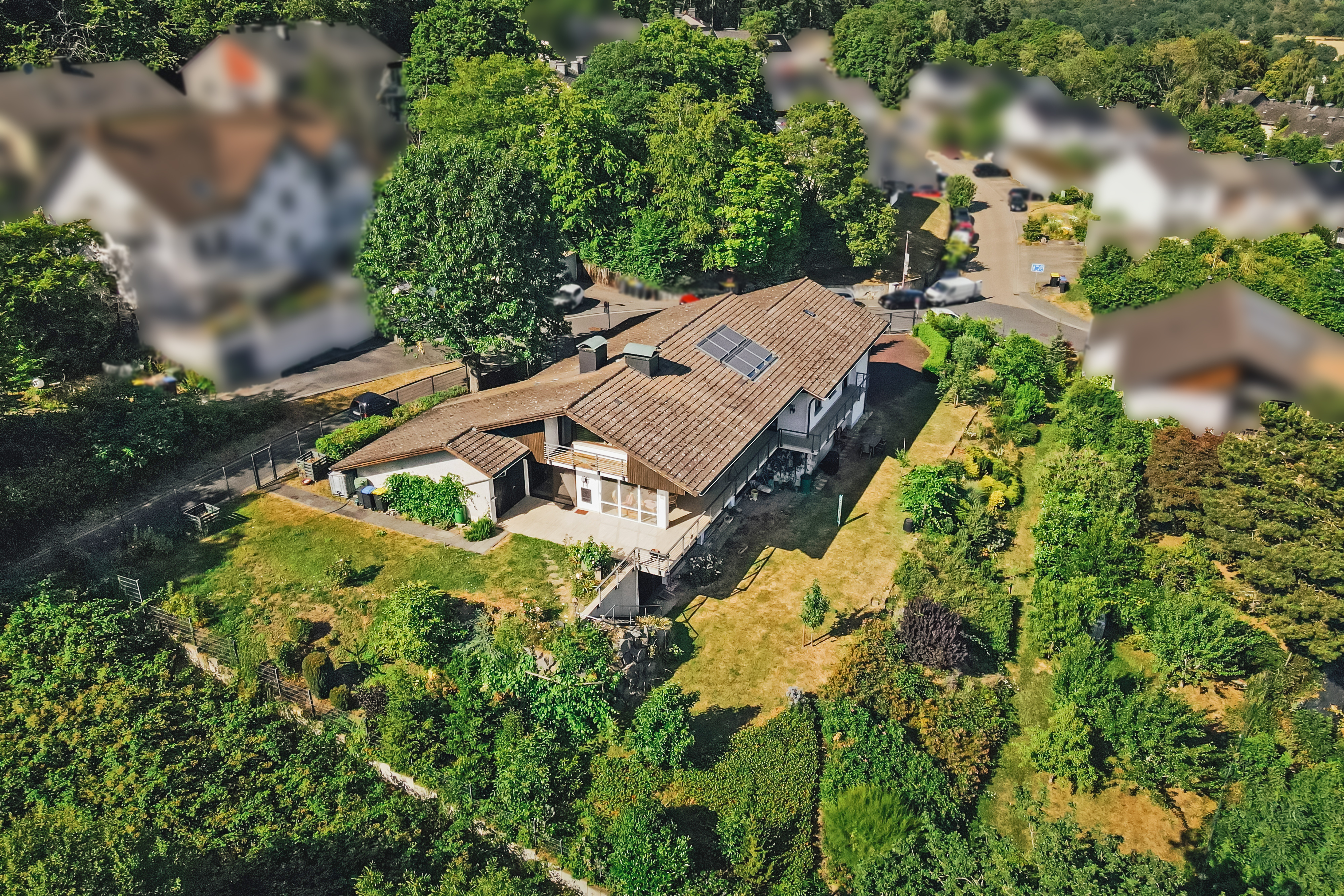 Großzügiges Familienhaus flexibel nutzbar in bester Aussichtslage der Stadt mit Einliegerwohnung