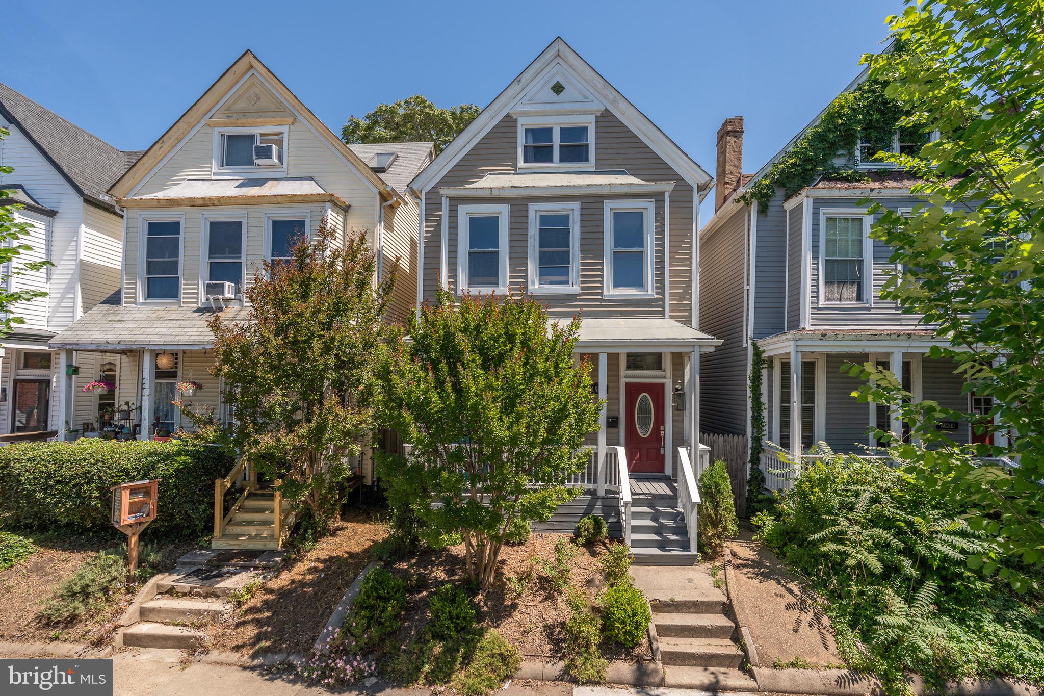 Fan District Charm with Modern Flexibility