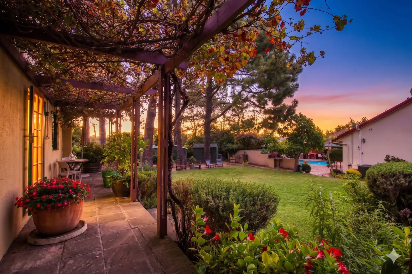 Guesthouse in Helena Heights For sale.jpg