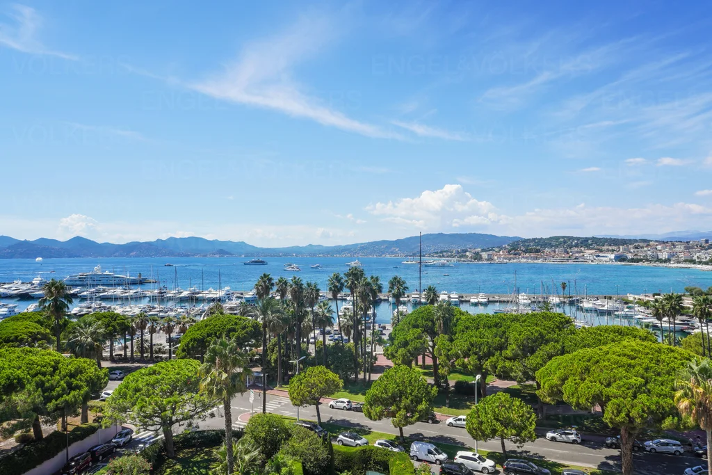 Cannes Croisette, sea and hills views Duplex