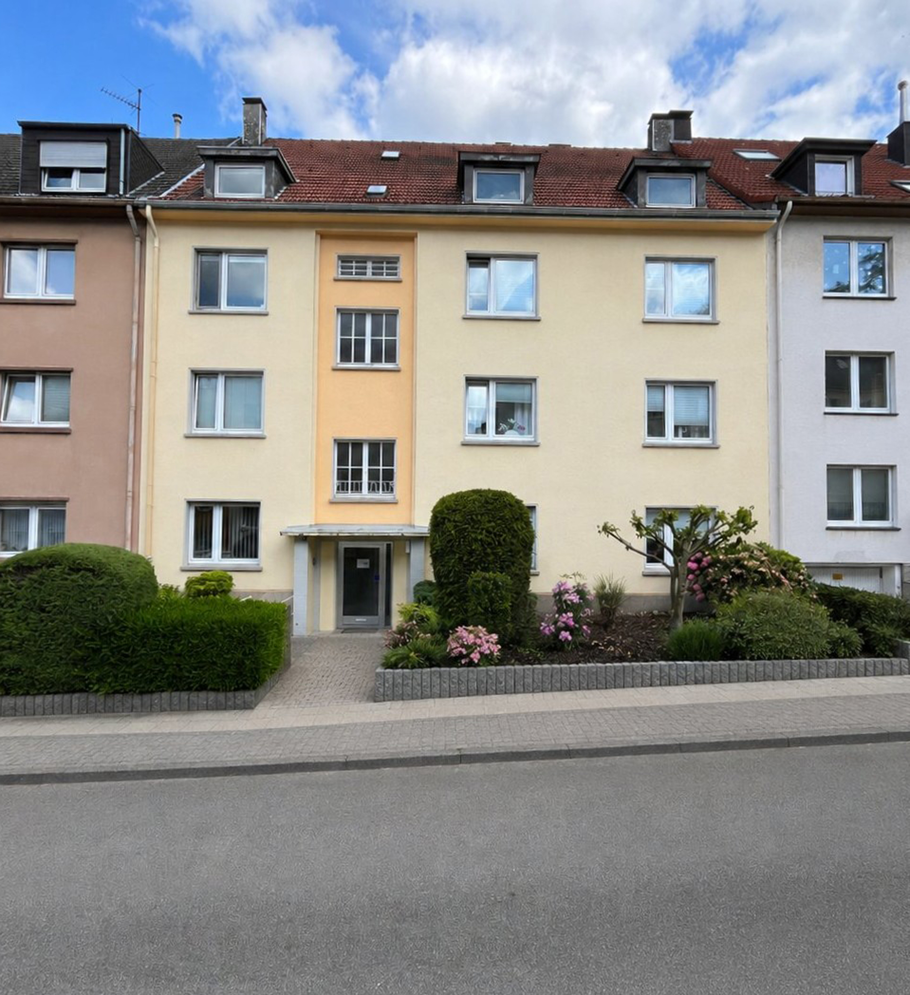 Mehrfamilienhaus