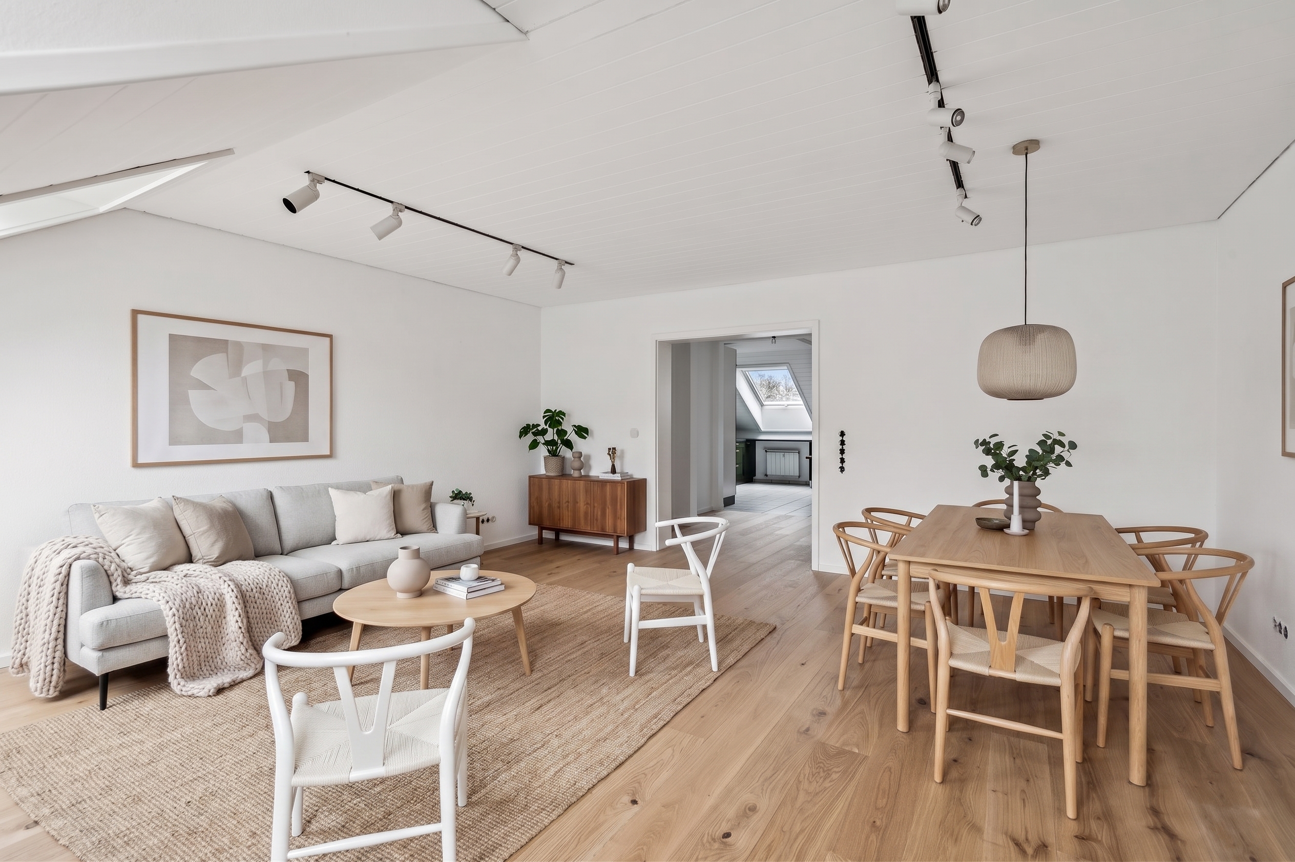 First occupancy after modernization: High-quality attic apartment in Sendling
