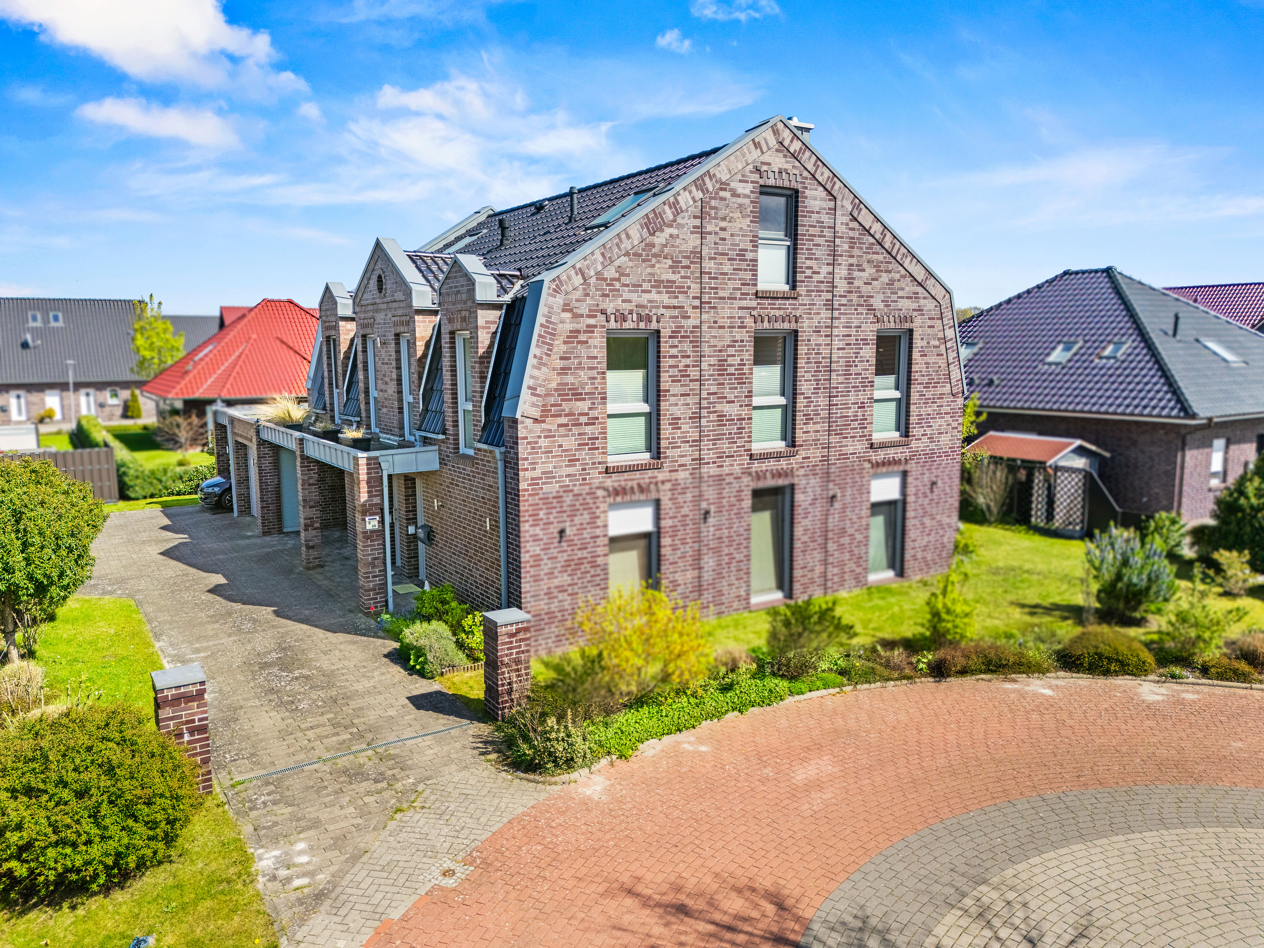 Exklusive Oberwohnung im Kapitänshaus mit Garage & Carport