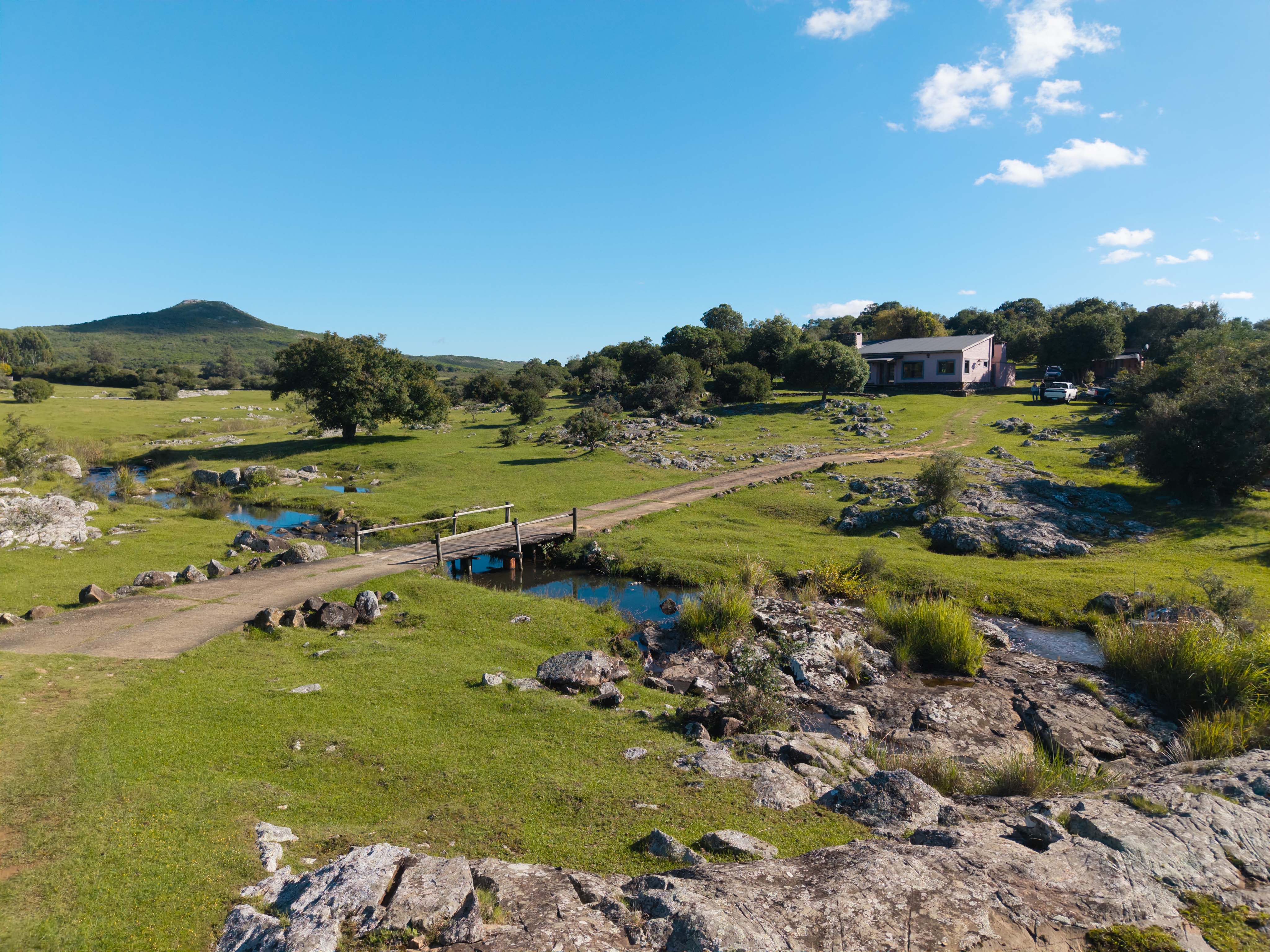 Finca with stream and mountain views in Pueblo Eden