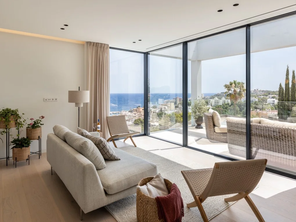 Completed - High-quality newly built penthouses with sea views