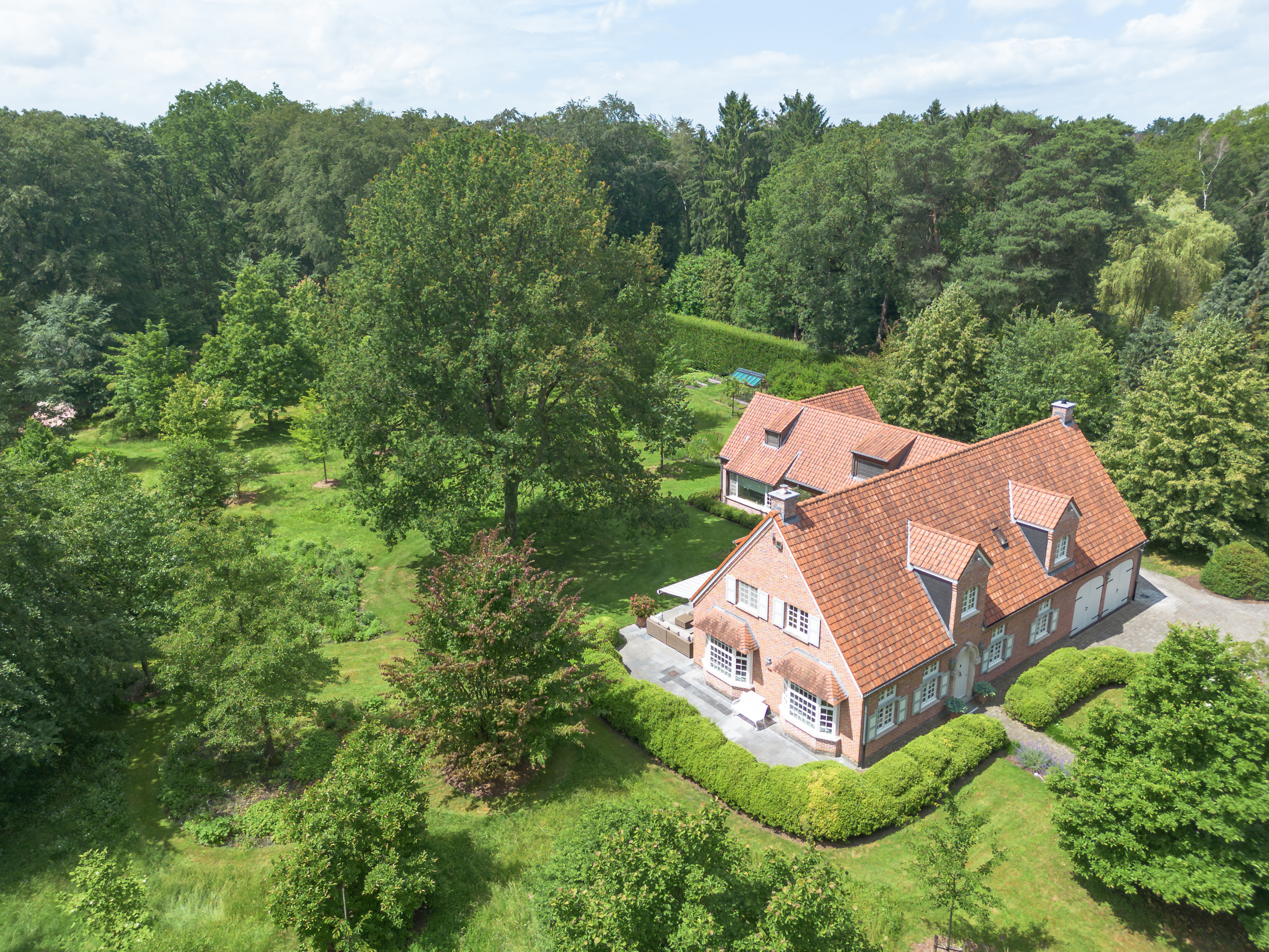 Exceptional villa on a park estate with absolute privacy in Brasschaat!