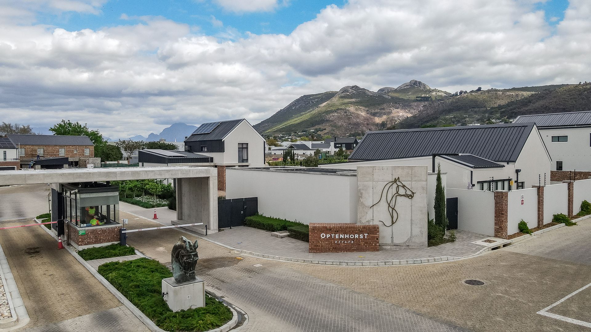 Stunning 4-Bedroom Family Home for Rent