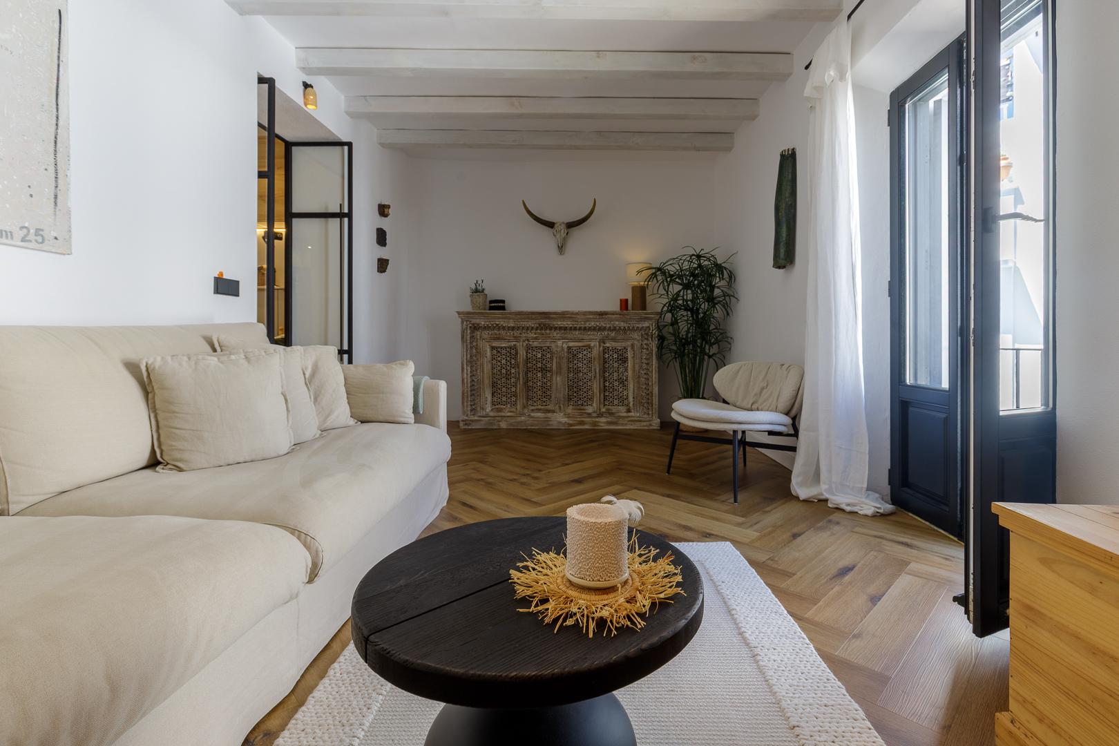 A perfect townhouse in the heart of Frigiliana, with a tourist licence and potential for additional income