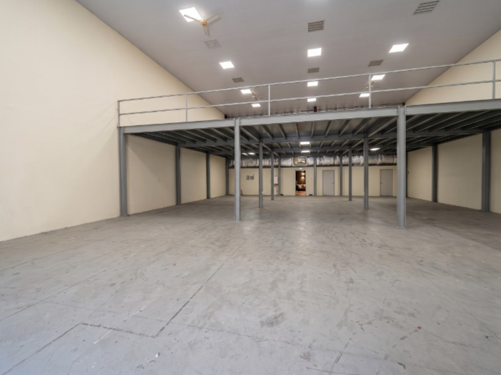 Vacant | Mezzanine | Premium Warehouse