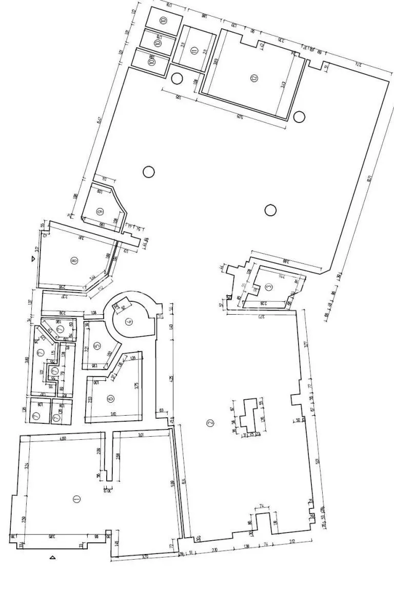 Black and white architectural floor plan with dimensions, showing rooms and layout.