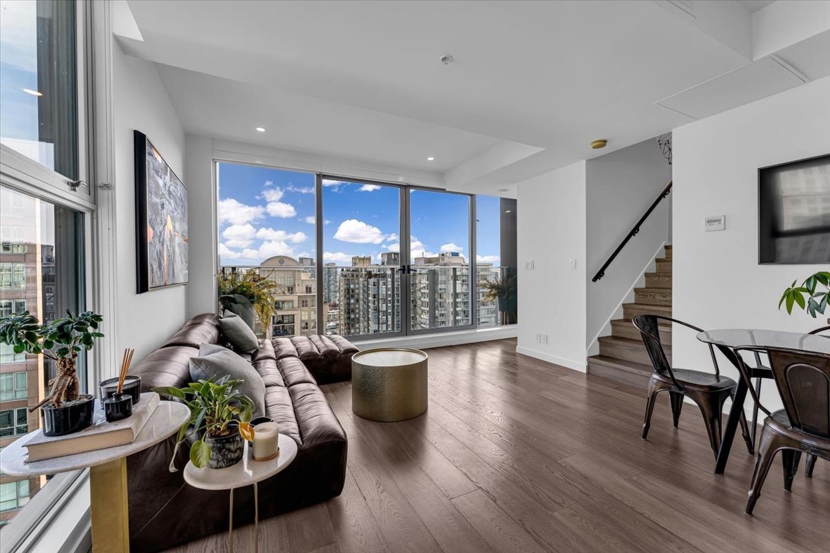 360° Views, Private Rooftop, Central Living