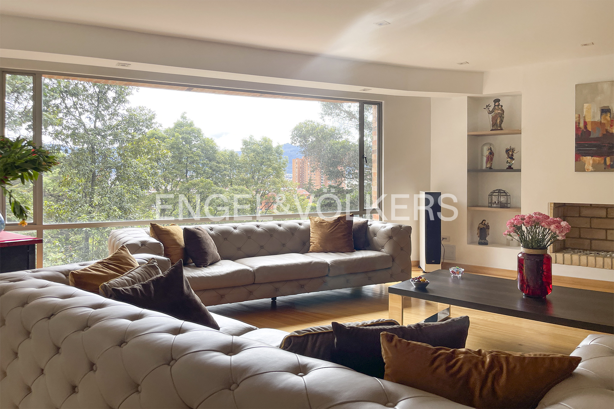 Apartamento con vista verde y amplio balcón para venta en Sotileza