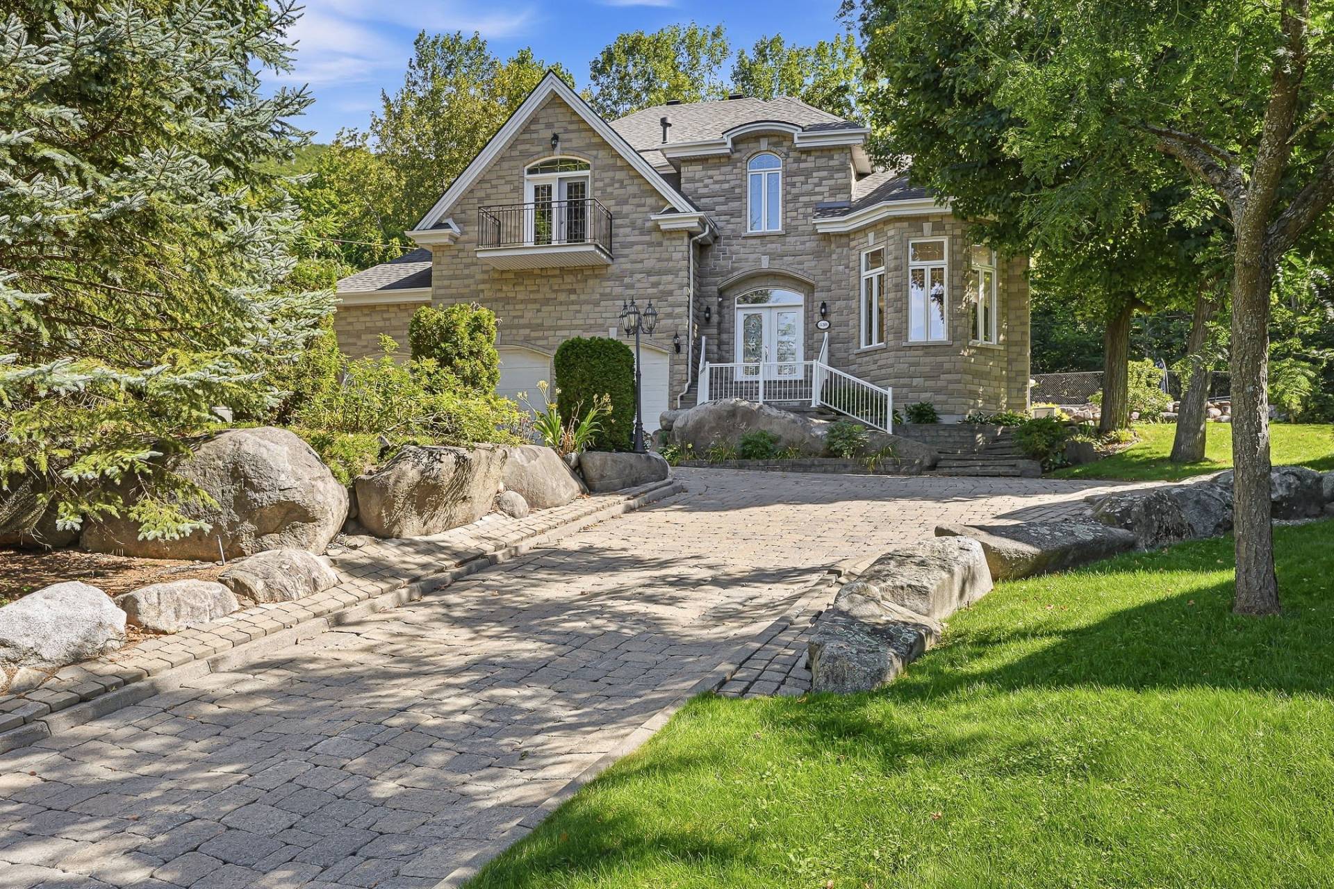 Ideal setting to enjoy a peaceful spacious environment
