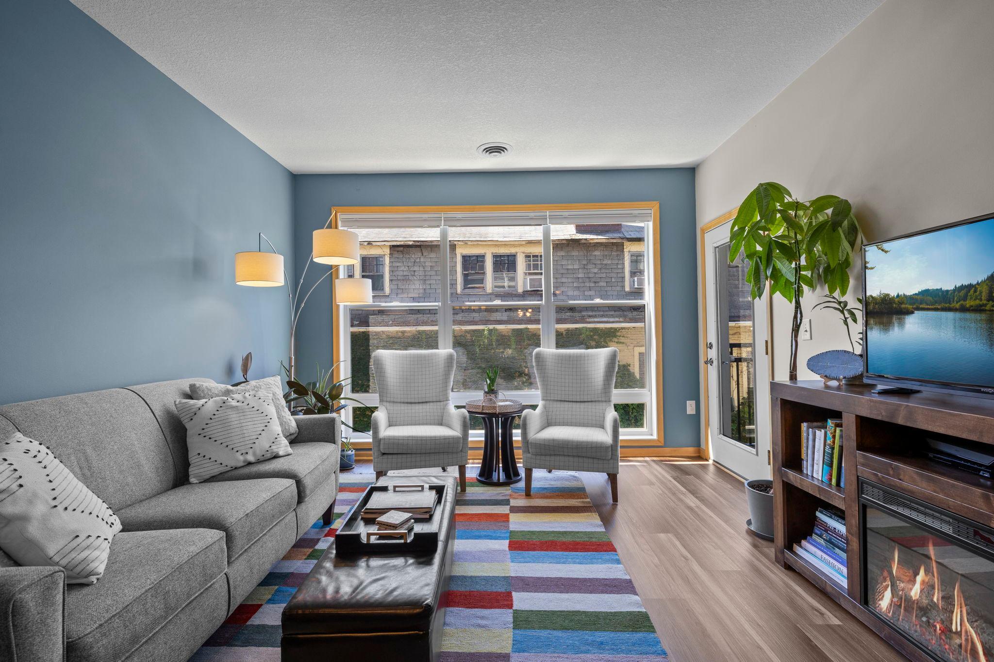 South-Facing Loring Park Luxe: Floor-to-Ceiling Views
