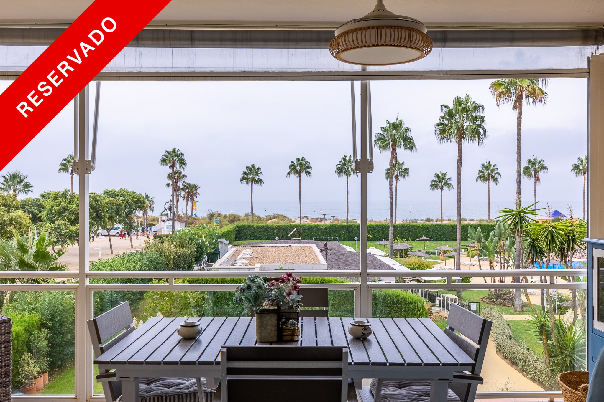 FRONT SEA VIEWS · SOUTH-FACING TERRACE · BEACHFRONT. ISLANTILLA