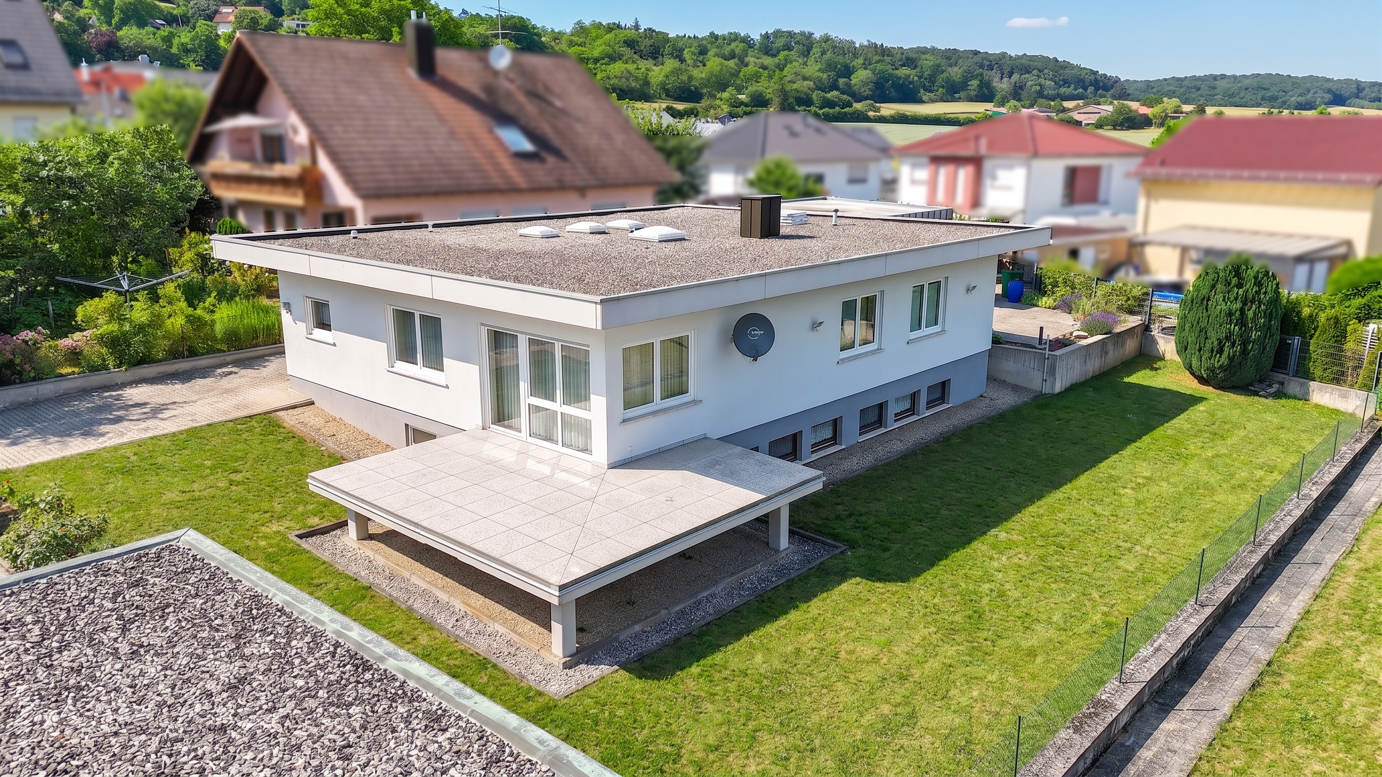 Bungalow in Greußenheim – Familienfreundlich wohnen mit Garten, Doppelgarage und viel Potenzial!