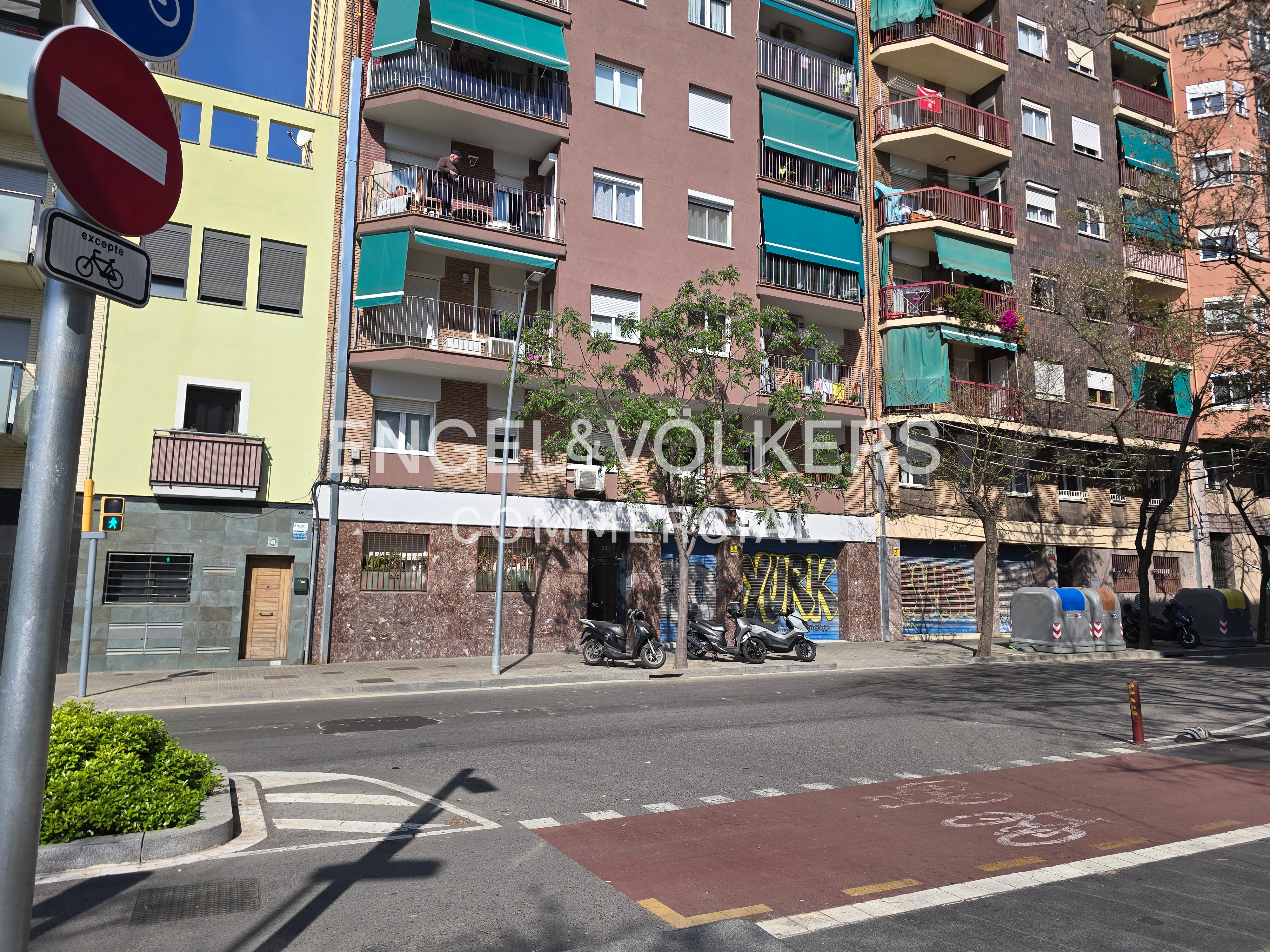Local de 469 m² cerca de la futura Estación AVE de La Sagrera