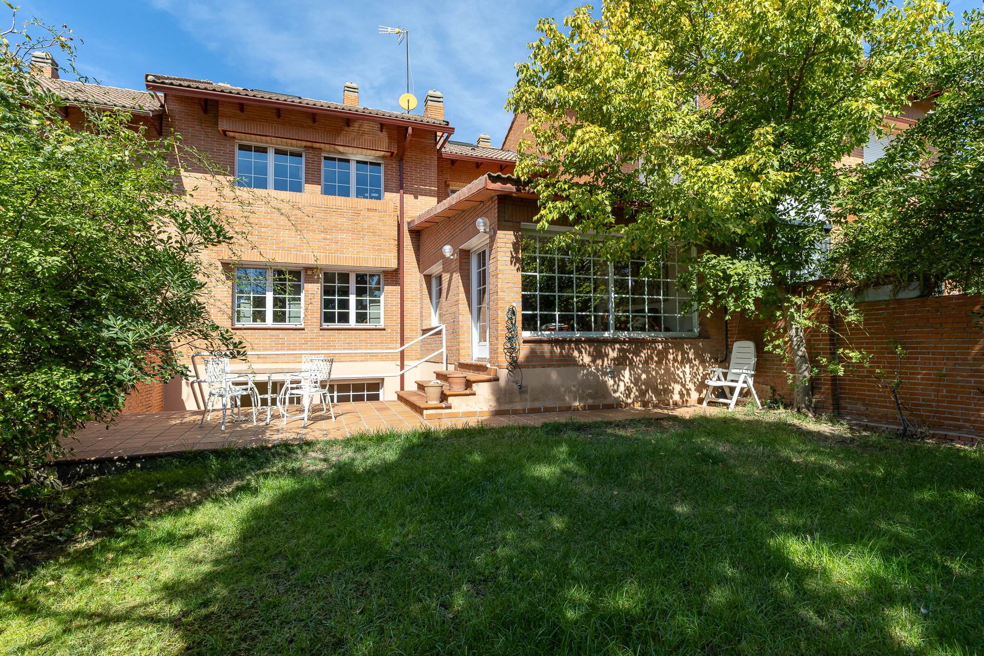 Gran chalet familiar con jardín privado y amplios espacios