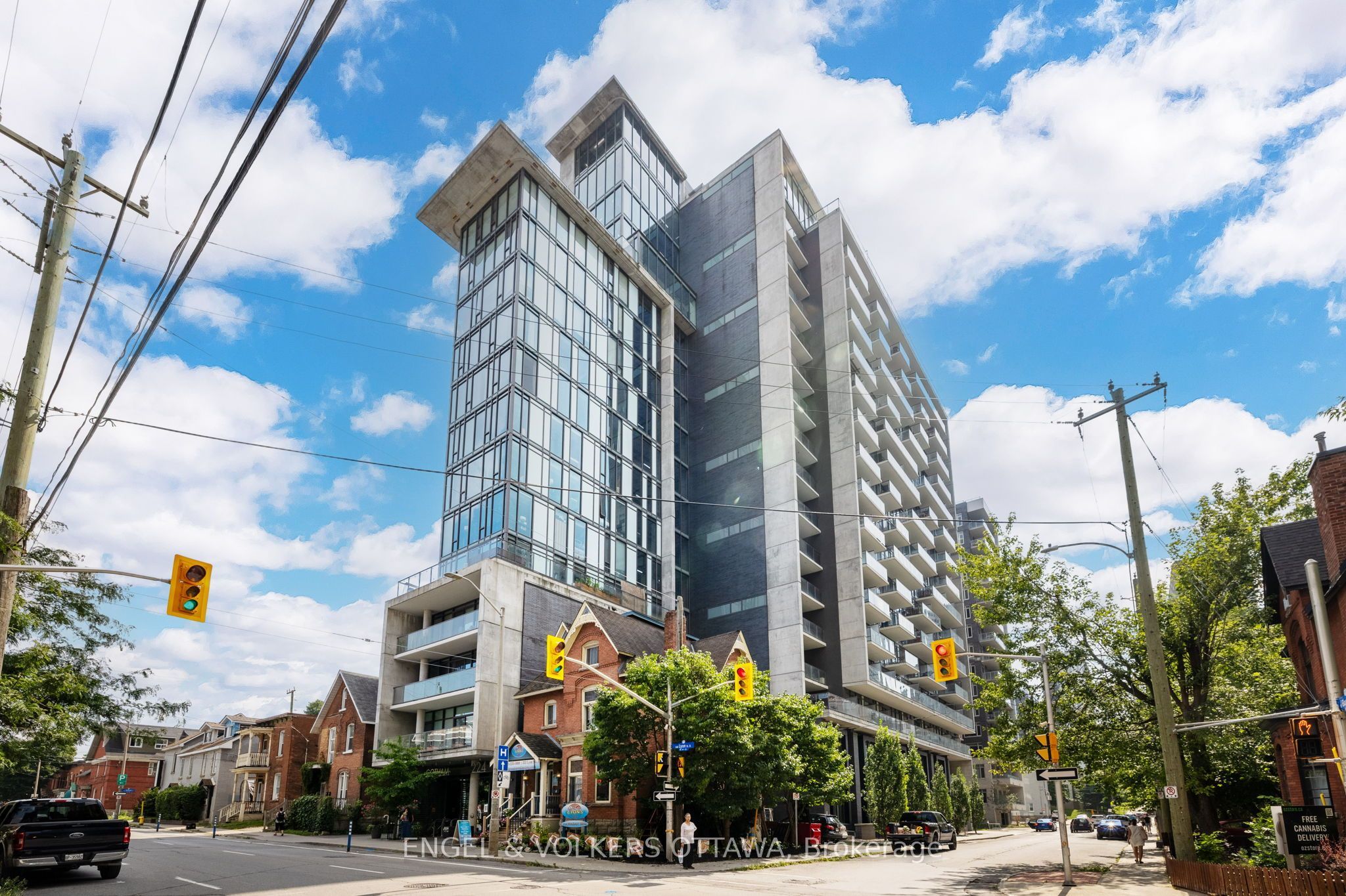 Private "Glass House" with Stunning Views of Downtown Ottawa