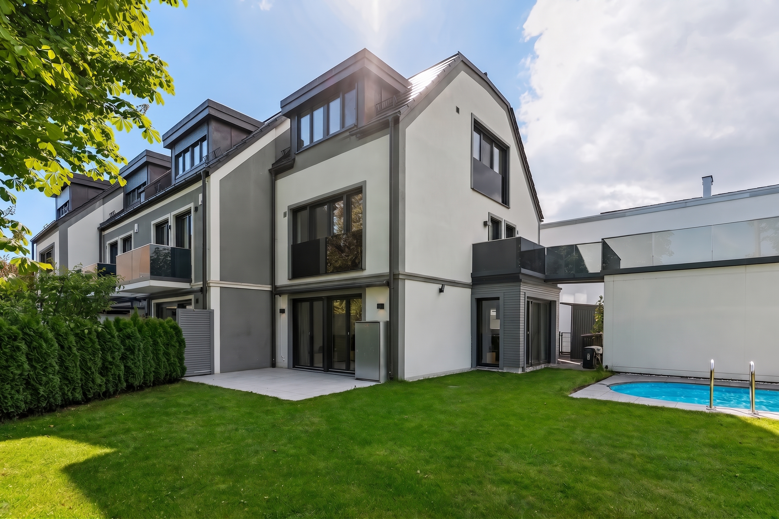 Exklusives Endreihenhaus mit Pool in Bestlage von Bogenhausen-Englschalking