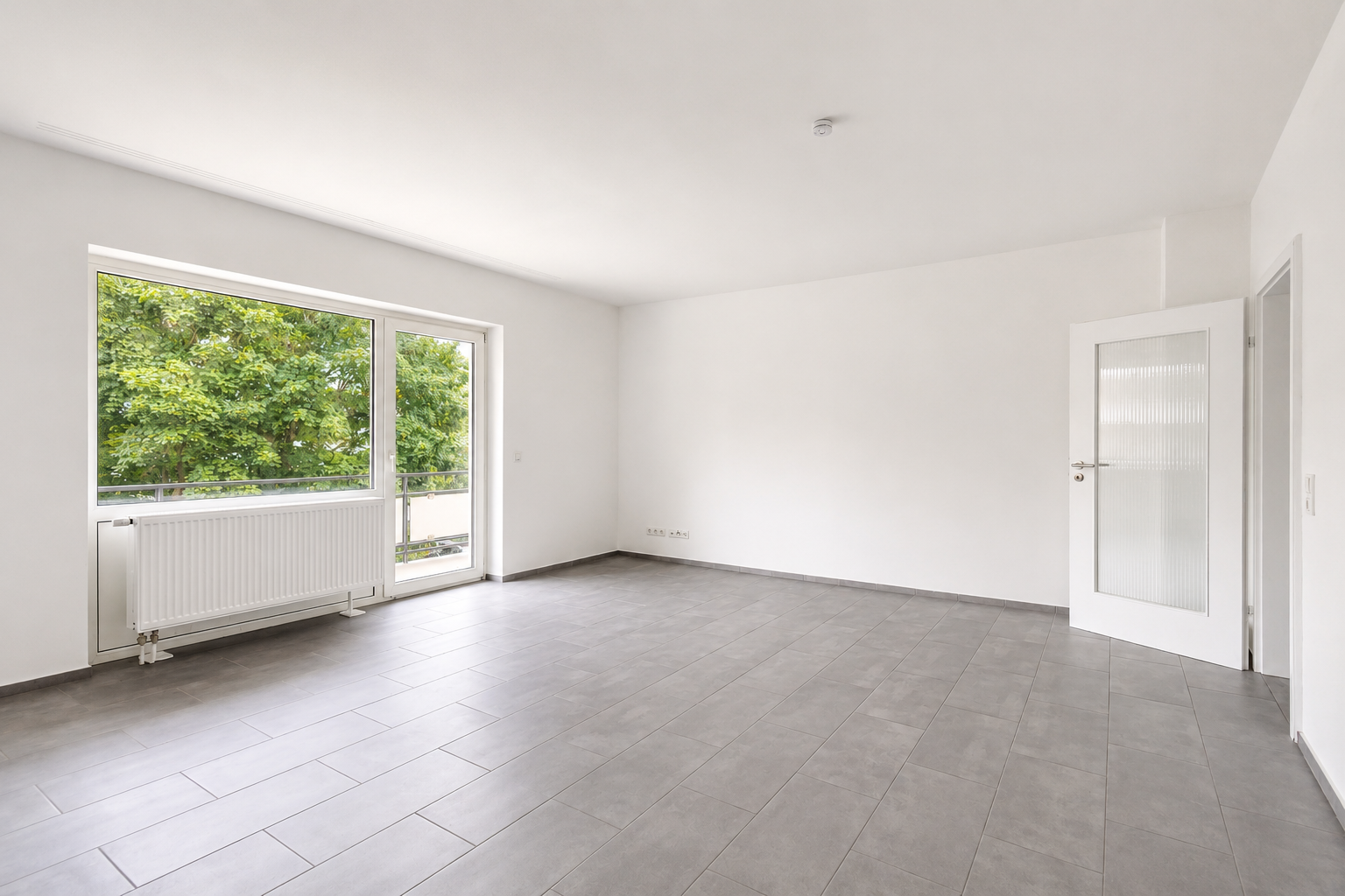 Frisch renovierte 3-ZKB-Wohnung mit großem Balkon und Stellplatz!