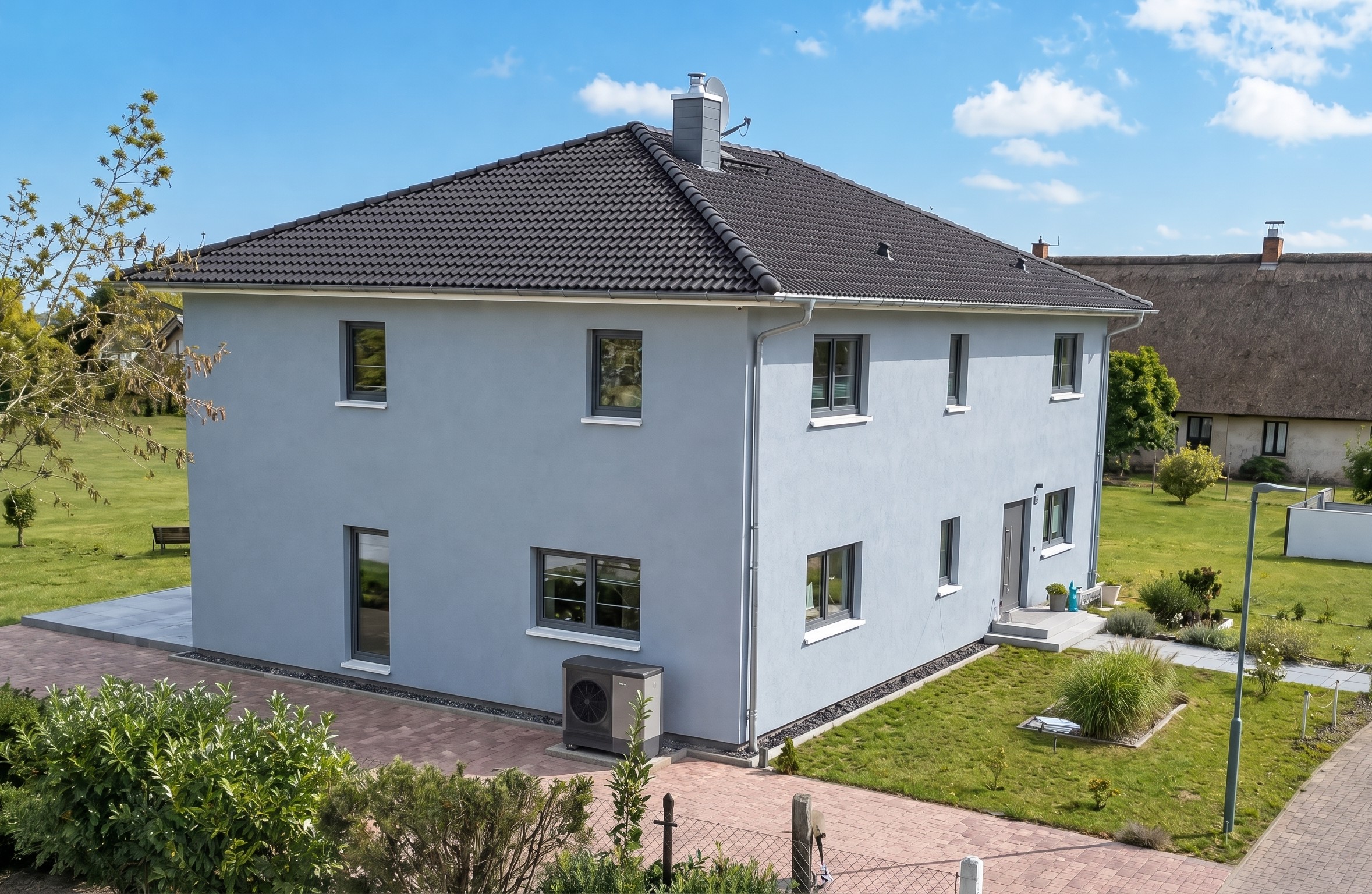 Platz für Ihre Träume: Energieeffizientes Haus auf großem Grundstück in Hafennähe