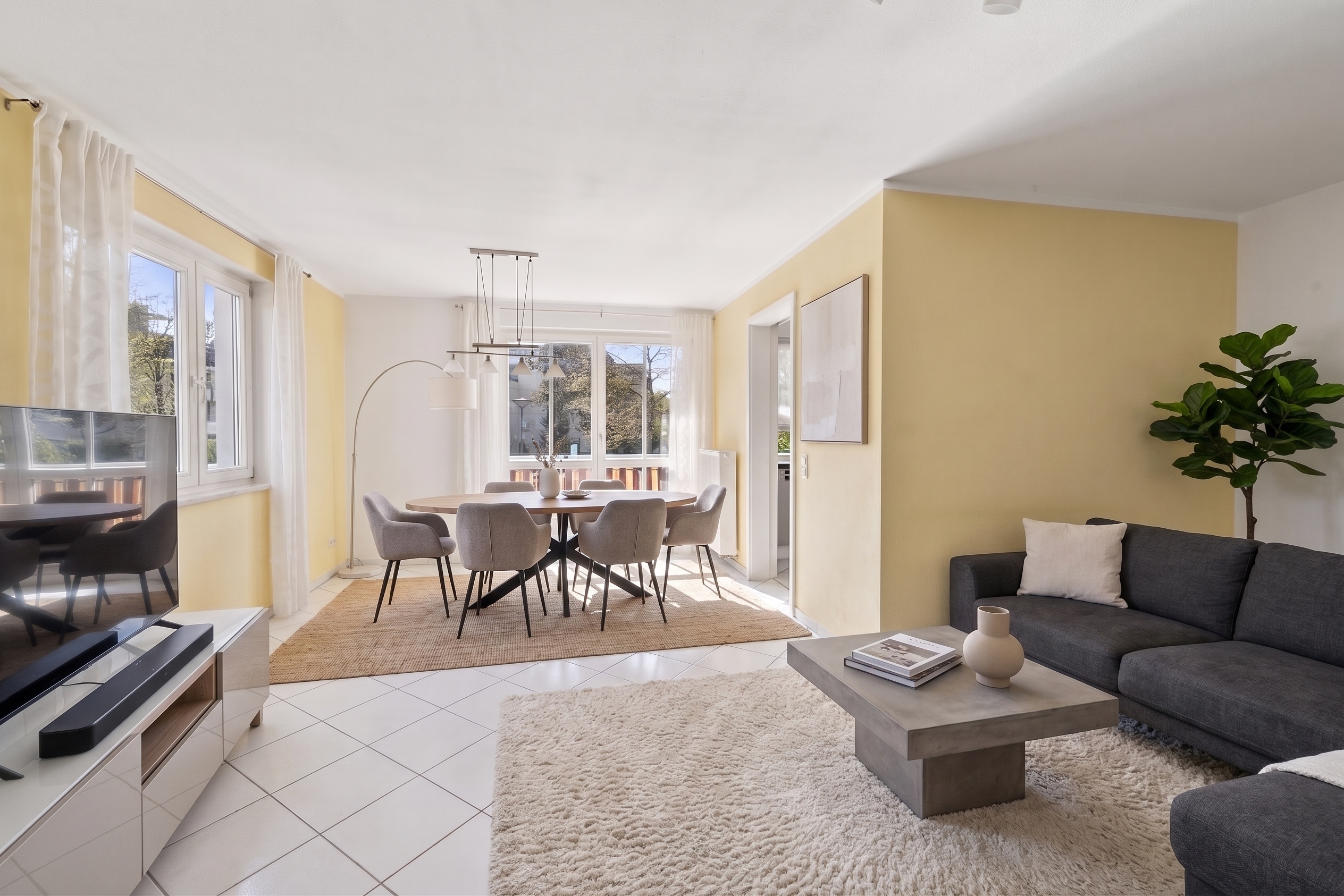 Bright 4-room apartment with southwest balcony in Ottobrunn