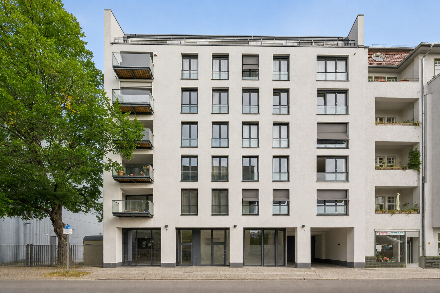 Energieeffizientes Apartment nahe Savignyplatz mit Weitblick und Tiefgaragenstellplatz