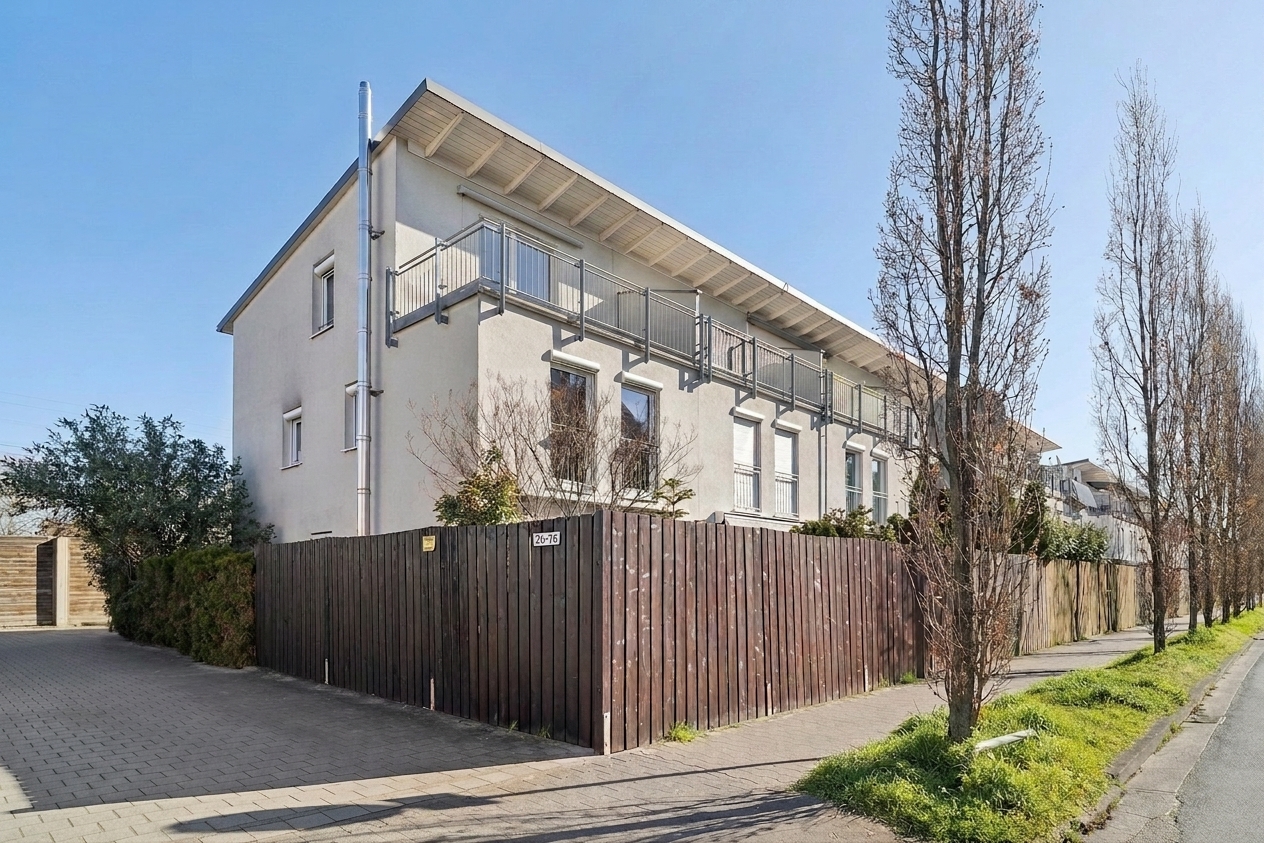Modernes Reihenendhaus mit Dachterrasse und Südgarten