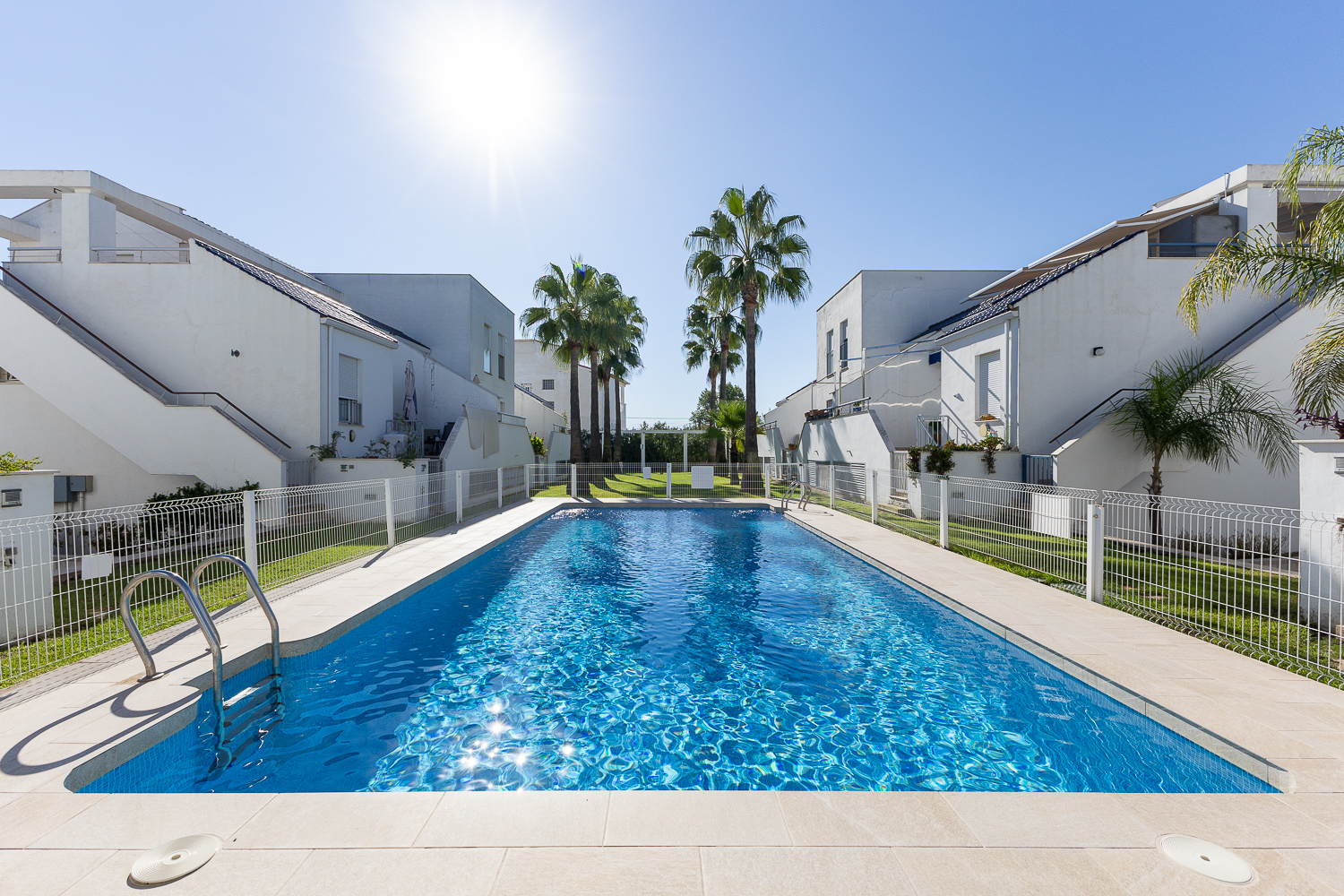 Charming penthouse 100 meters from Les Deveses Beach