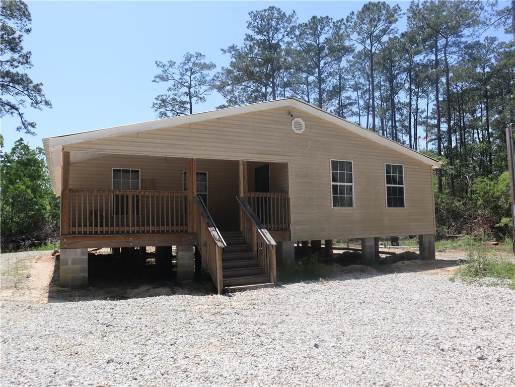 COME CREATE THE PERFECT LAKE AREA GETAWAY!