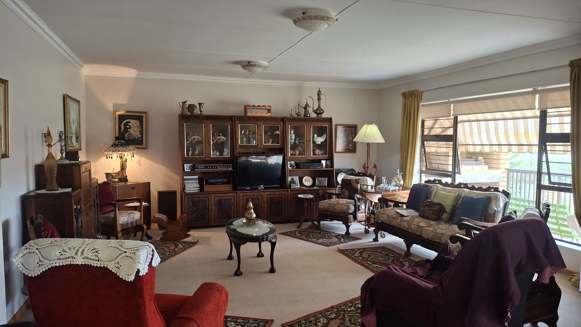 Furnished Charming and Well-Maintained Townhouse To Rent
