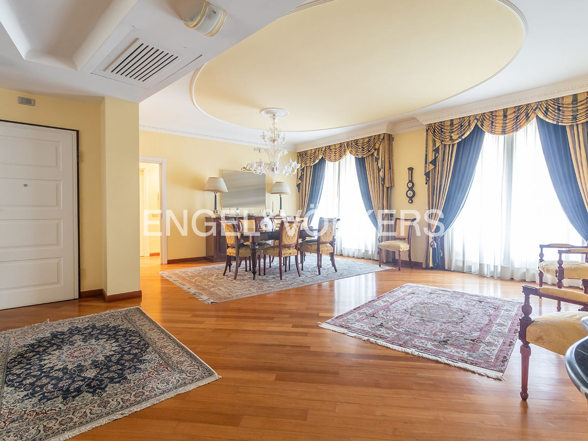 Prestigious High-Floor Apartment on Via della Mendola