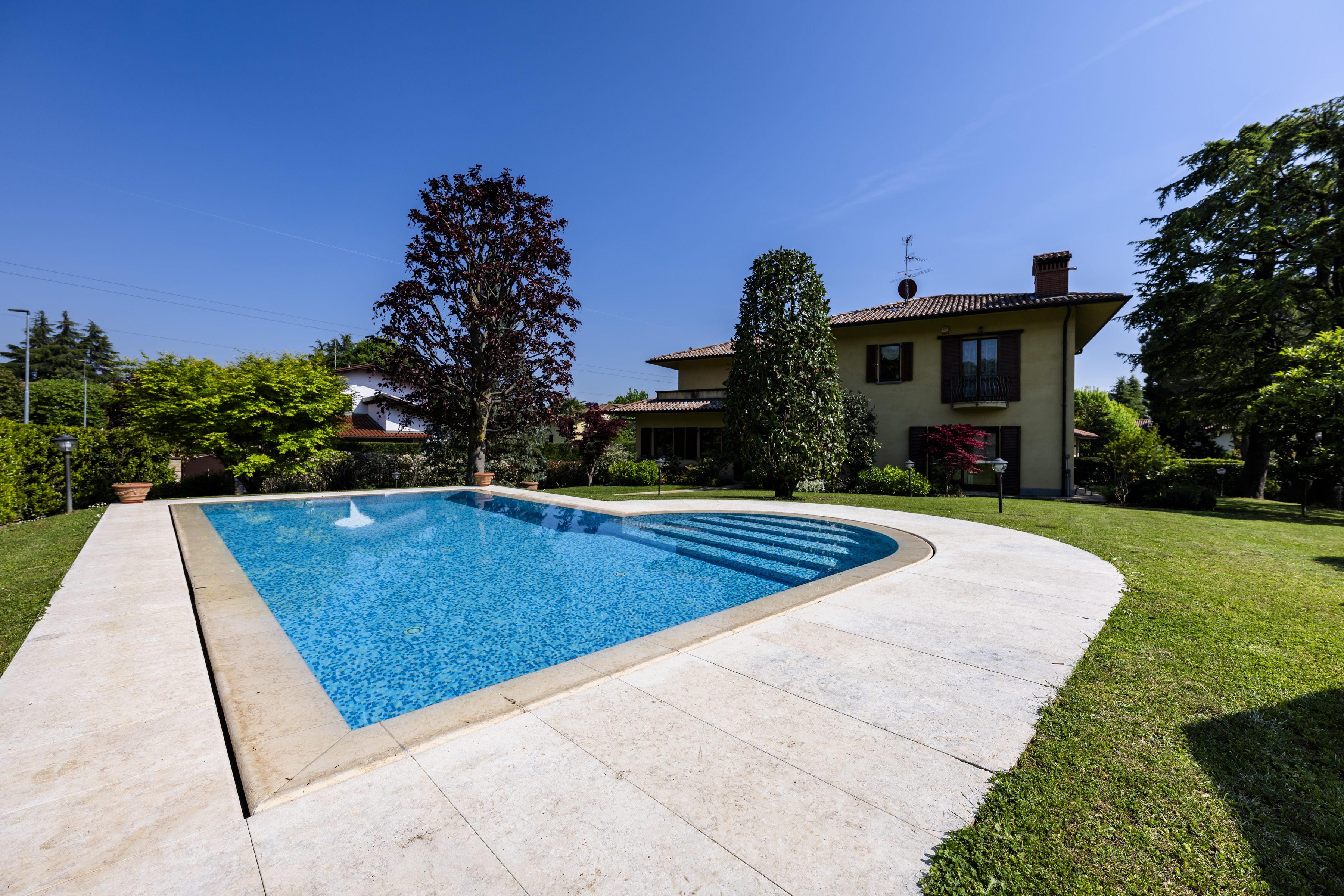 Un'oasi di pace e riservatezza al Borghetto di Mozzo