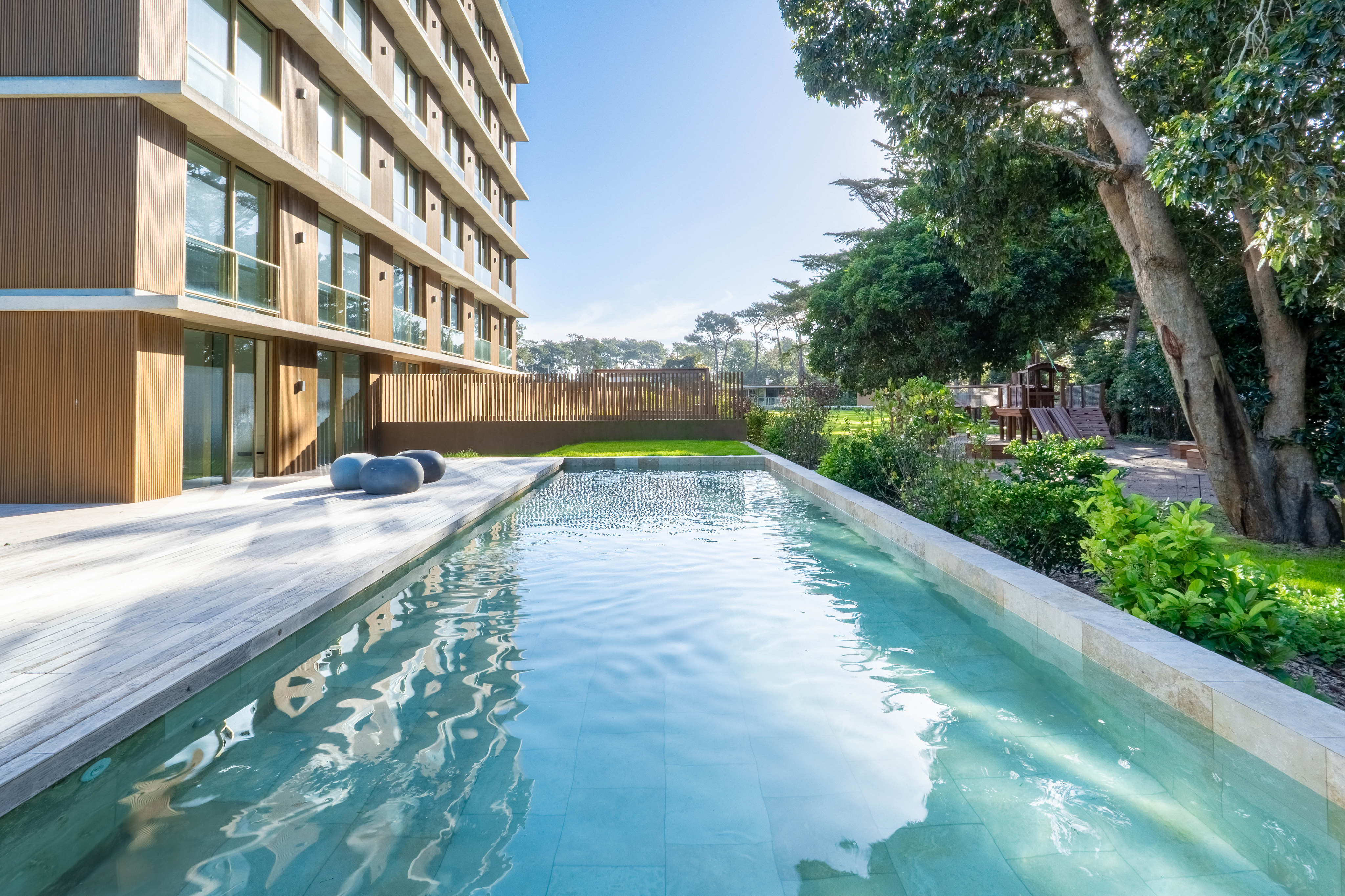 Brand-new luxury apartment with garden