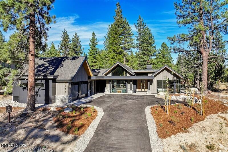 Where Luxury Meets the Sierra Landscape