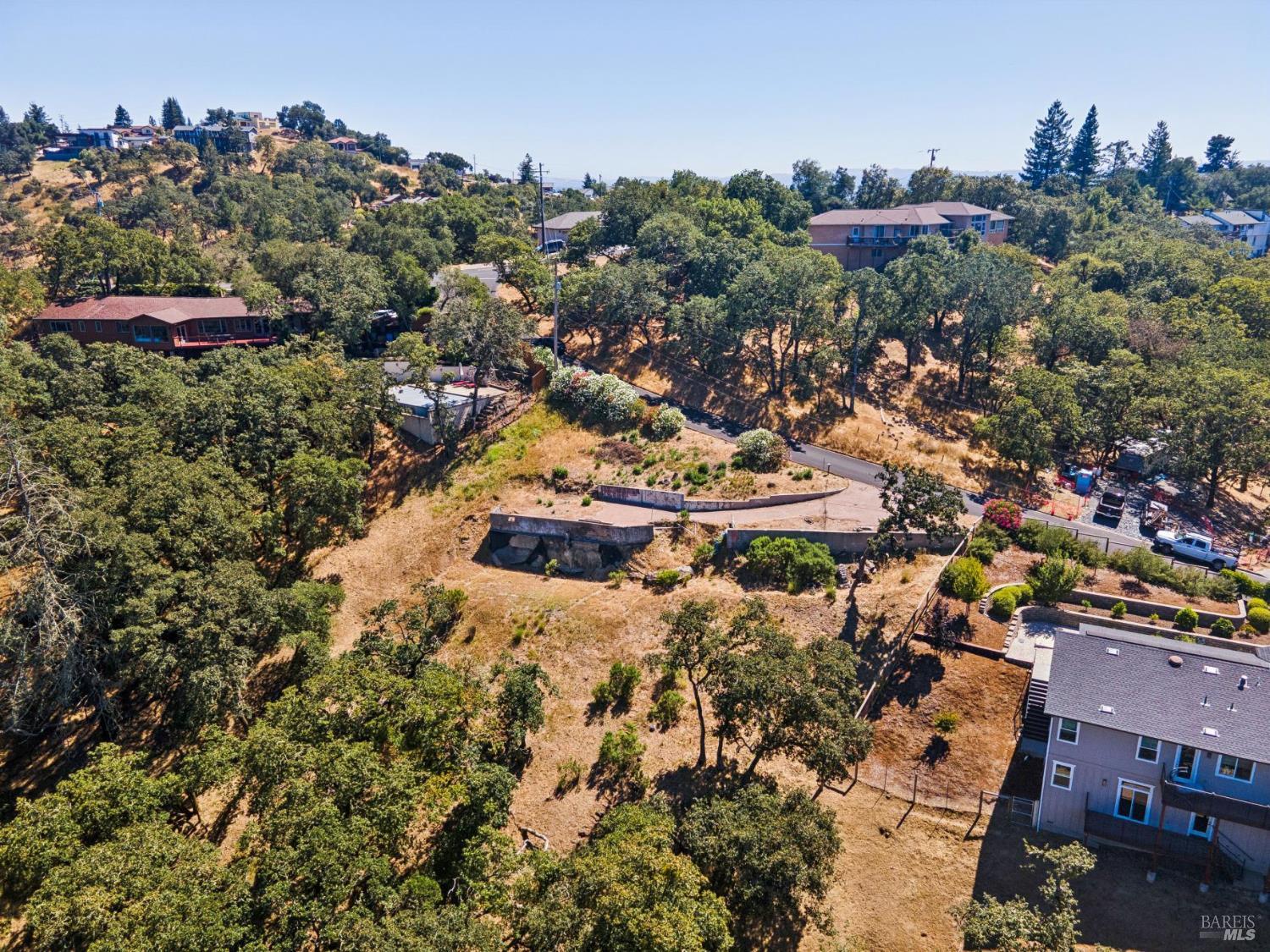 A Rare Canvas for Your Wine Country Vision