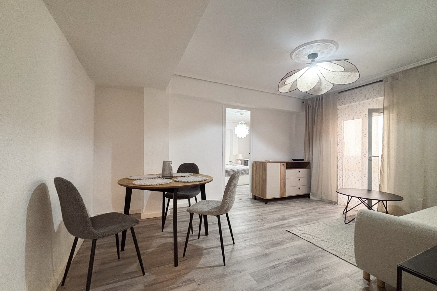 Exclusive Apartment in El Cabanyal, Valencia: Modern Luxury with Historical Charm and Unmatched Connections