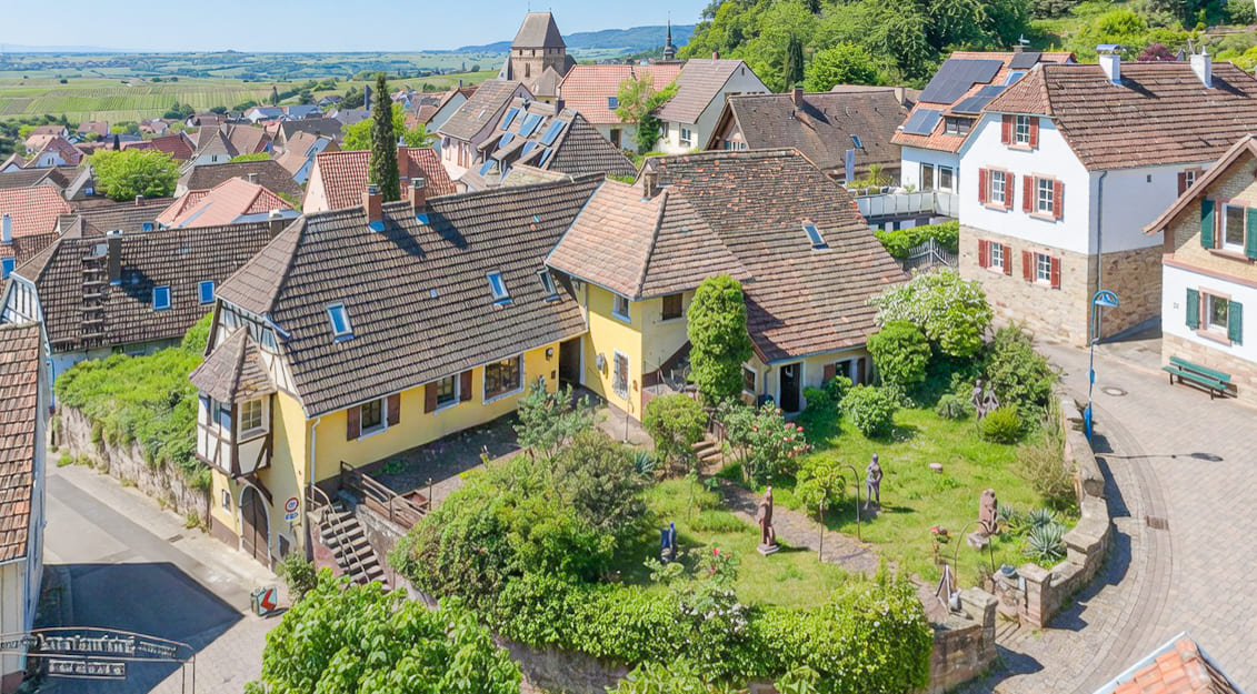 Charmantes Winzeranwesen von 1616 mit Atelier/Scheune in traumhafter Höhenlage