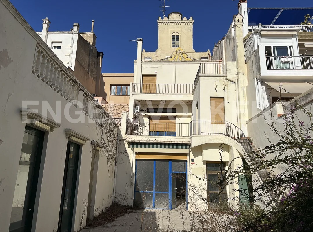 Casa para rehabilitar y construir seis viviendas en el centro de Mataró