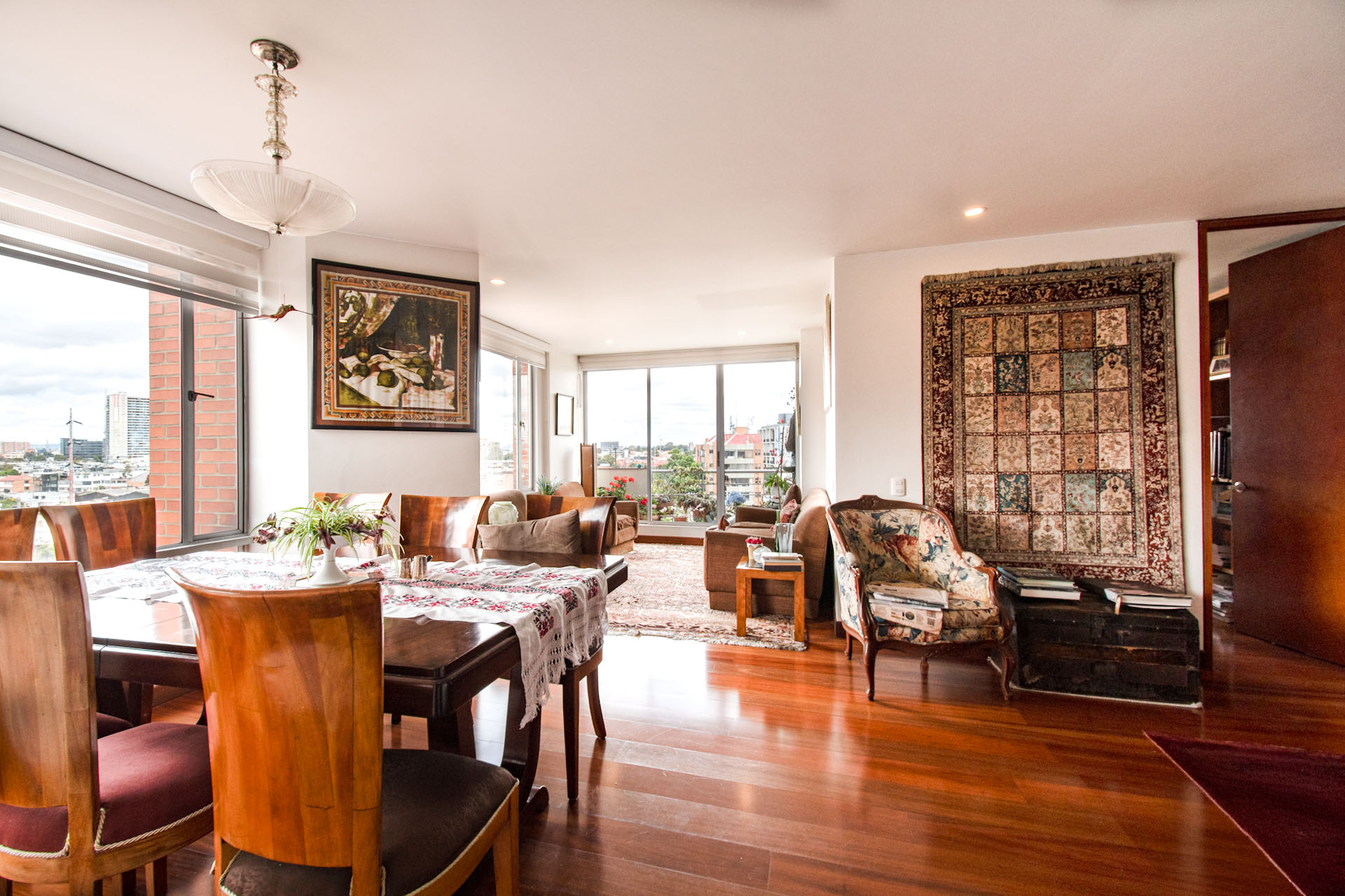 Penthouse con balcón y vista para venta en el Virrey