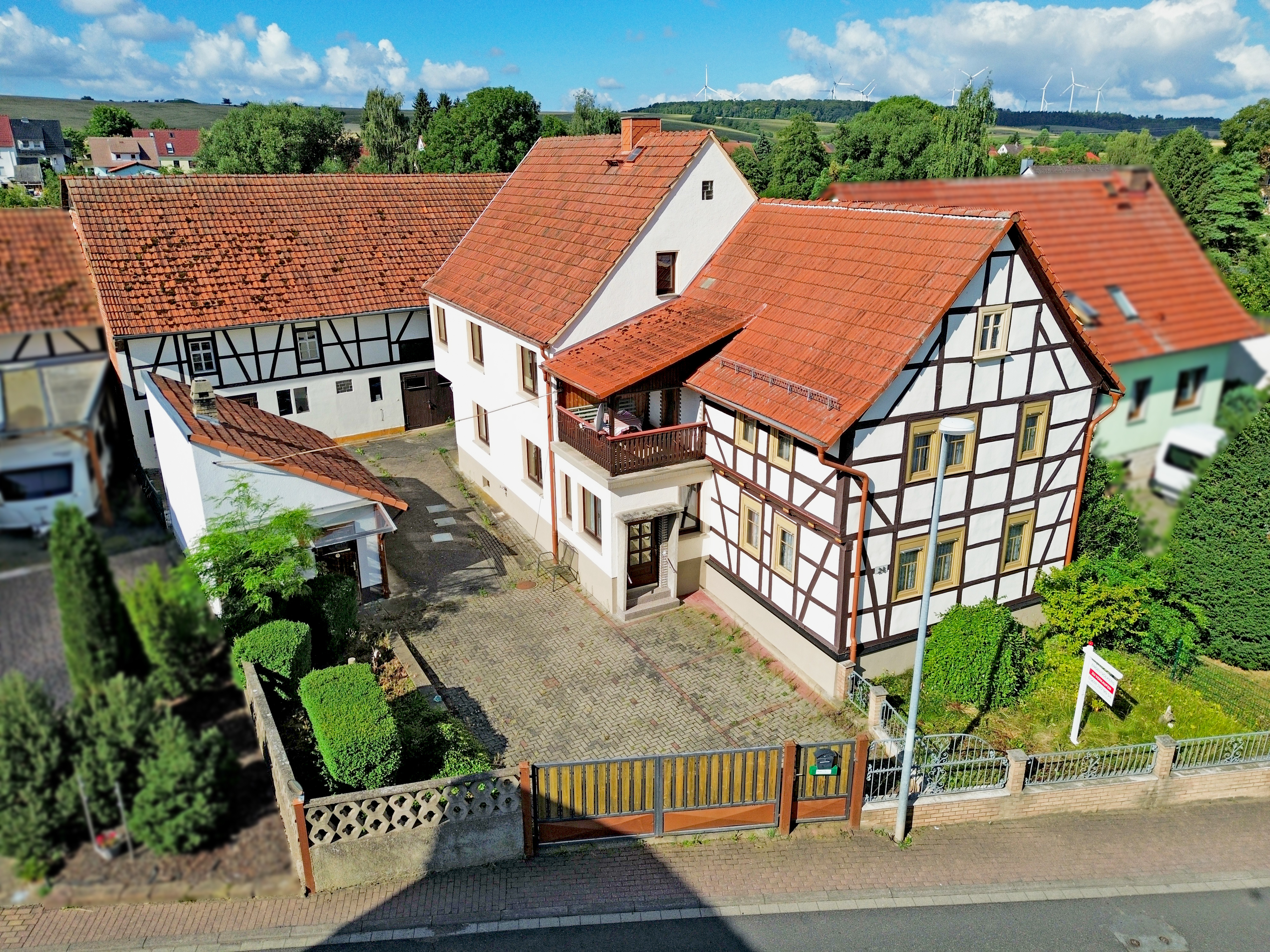 Platz für Generationen, Tiere und große Träume – Landhaus mit Scheune, Nebengelass und traumhaftem Garten