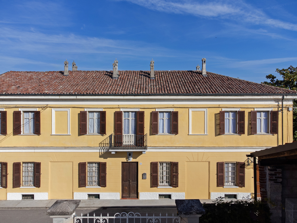 Period building with three residential units and garden