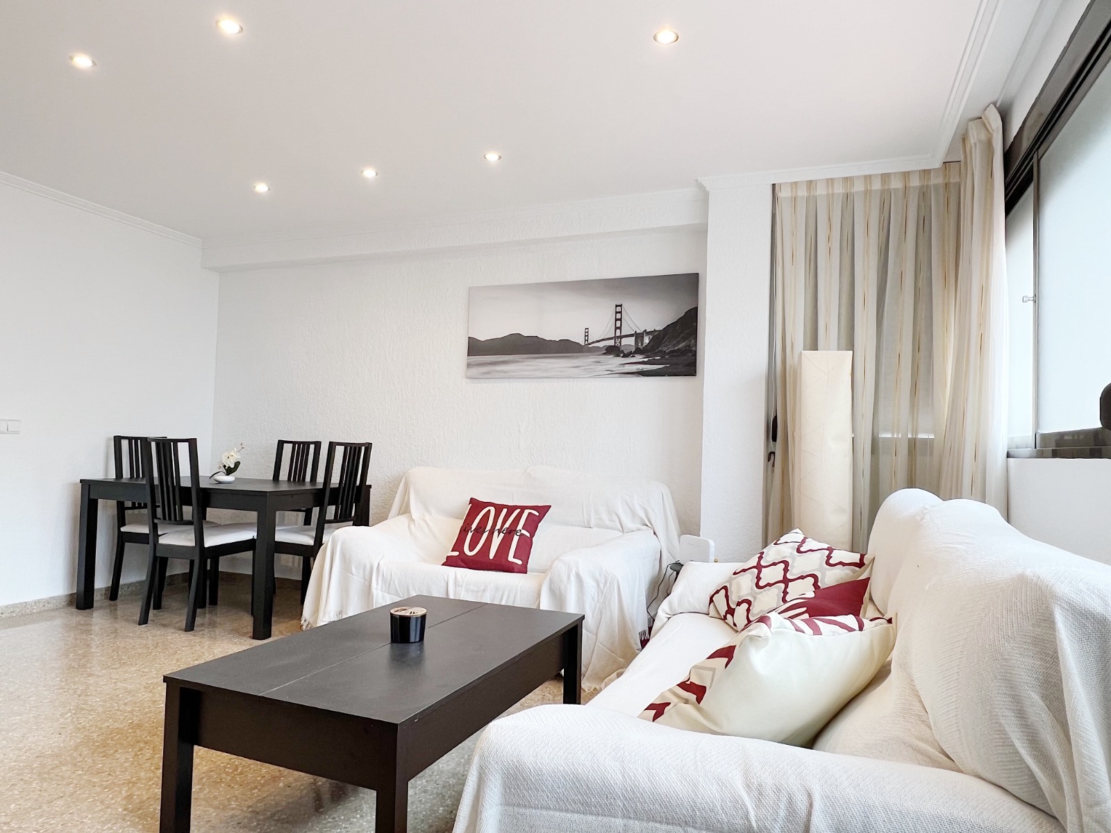 Apartment for rent on Pere de València Street