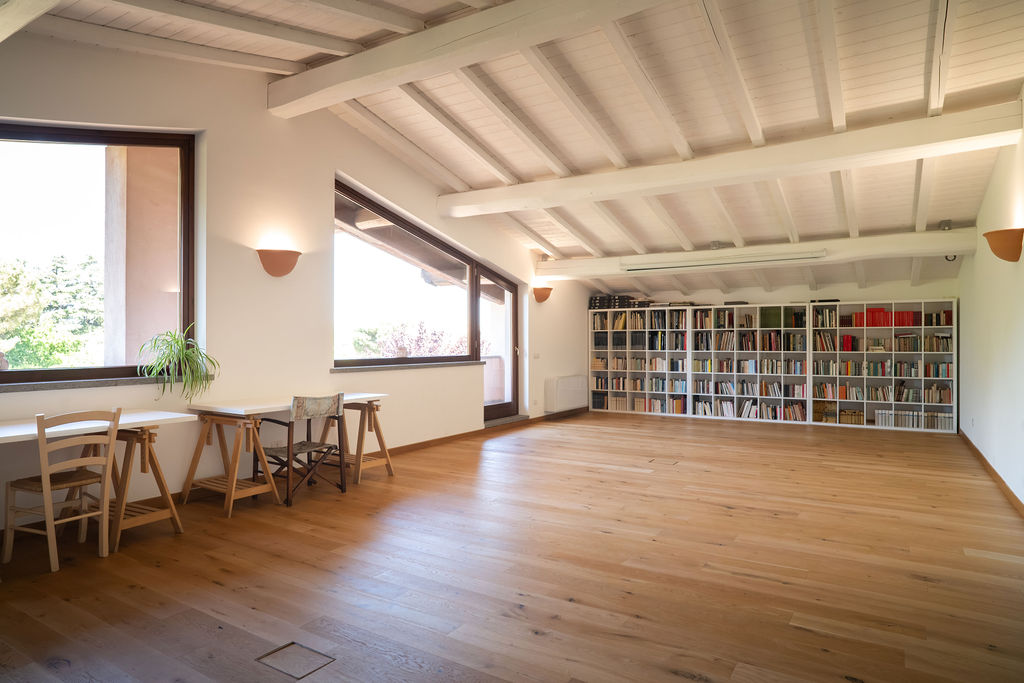 Renovated penthouse with views and centuries-old park, Viterbo