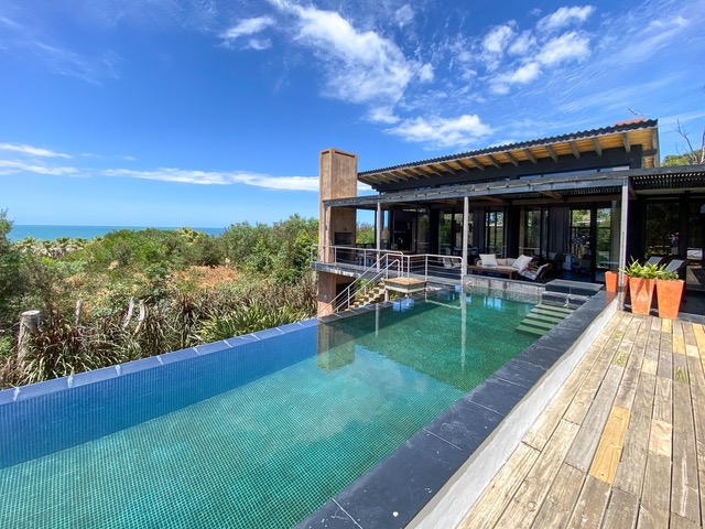Design and distinction by the sea
