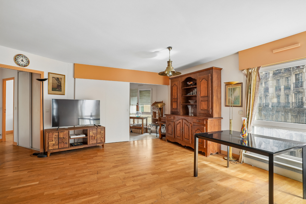 Paris IV – Elegante 3-Zimmer-Wohnung in hohem Stockwerk